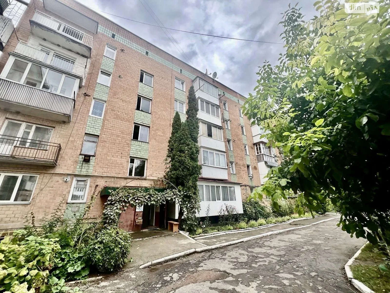 Продается 3-комнатная квартира 64.2 кв. м в Черткове, ул. Маковея - фото 1
