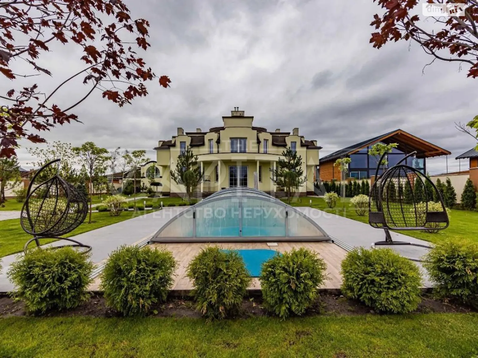 Продается дом на 2 этажа 280 кв. м с террасой, цена: 400000 $ - фото 1
