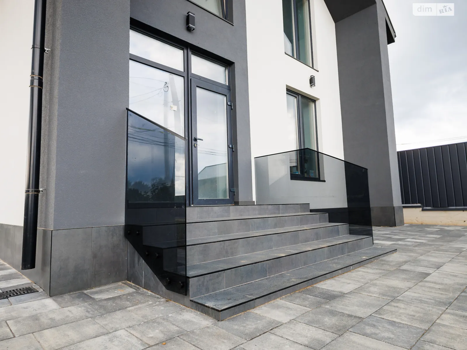 Продається будинок 2 поверховий 144 кв. м з подвалом, цена: 205000 $ - фото 1