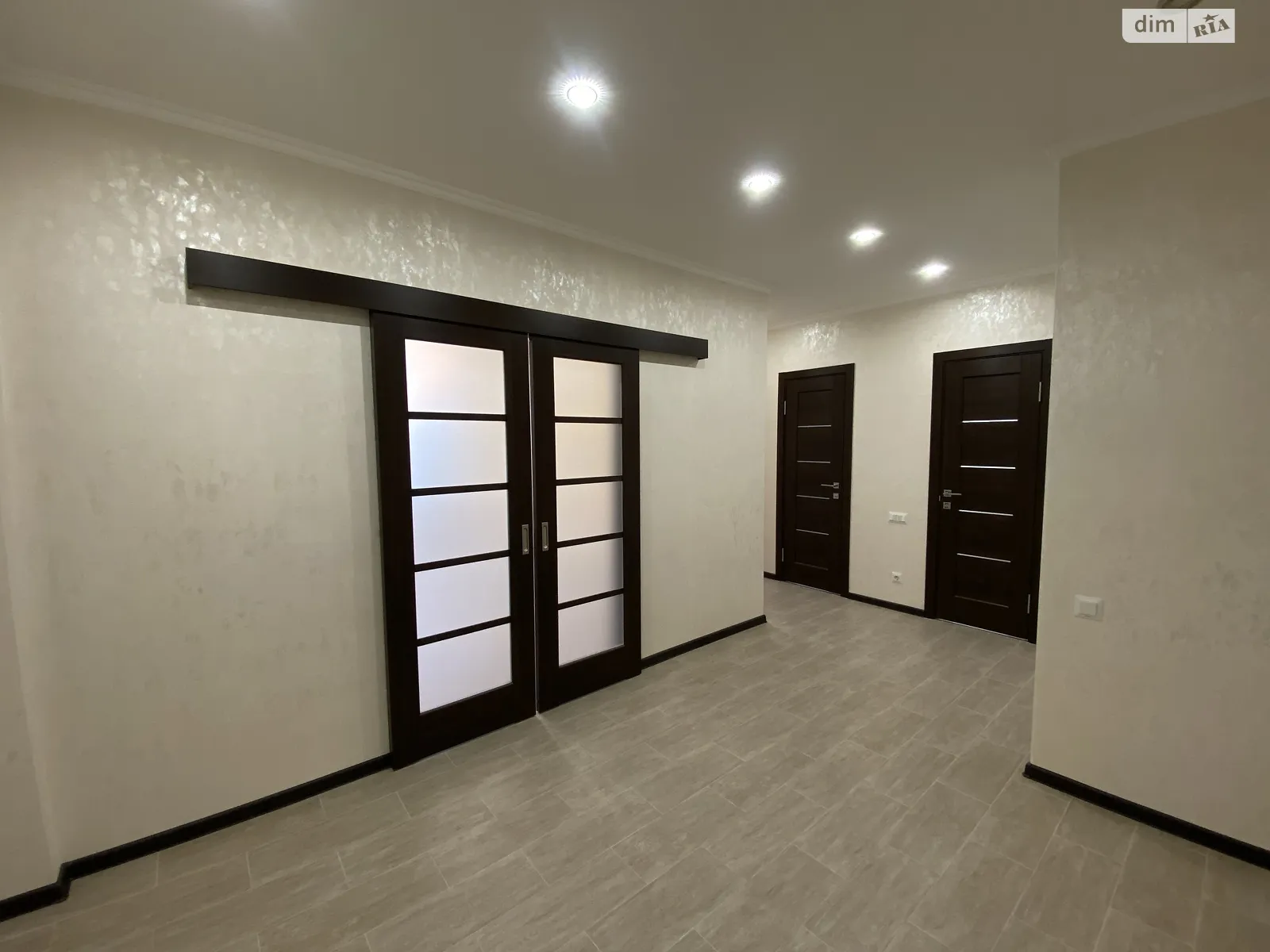 Продается 2-комнатная квартира 70.4 кв. м в Хмельницком, ул. Озерная, 6/3 - фото 1