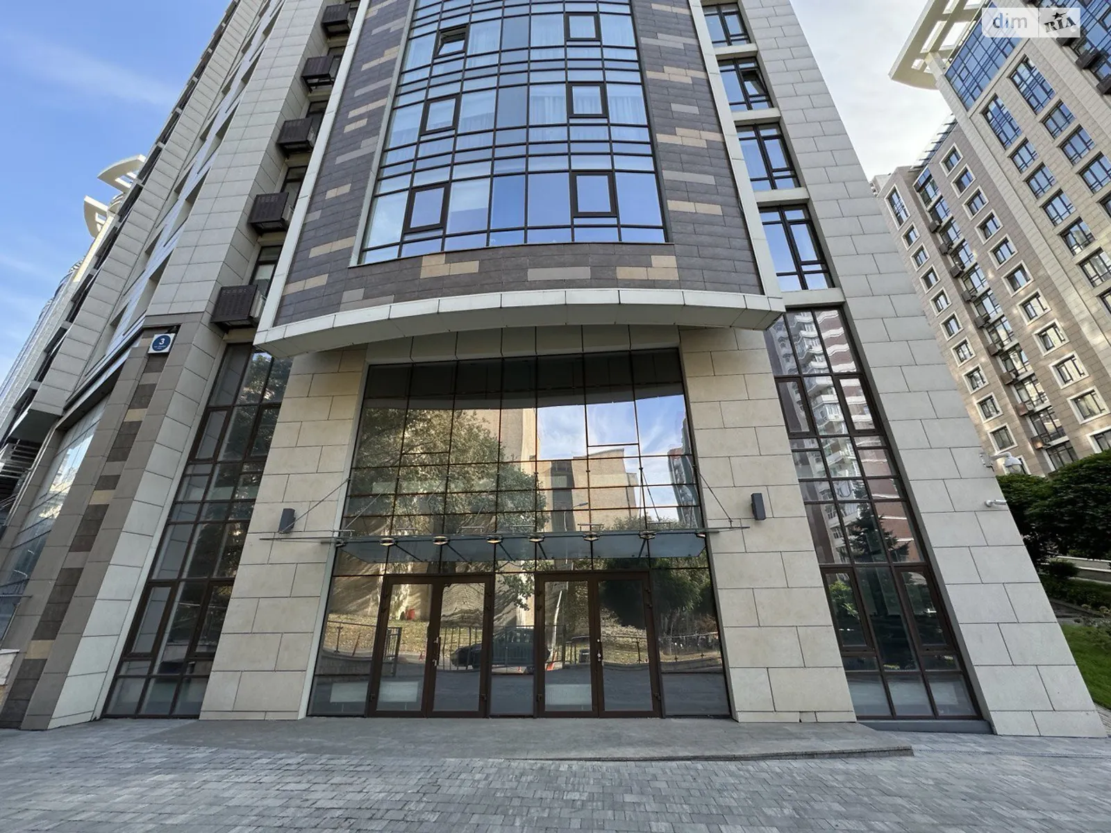 Продается помещения свободного назначения 436 кв. м в 15-этажном здании, цена: 1308000 $ - фото 1