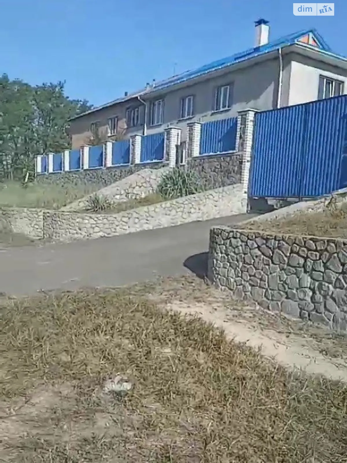Продается дом на 2 этажа 300 кв. м с верандой, цена: 150000 $ - фото 1