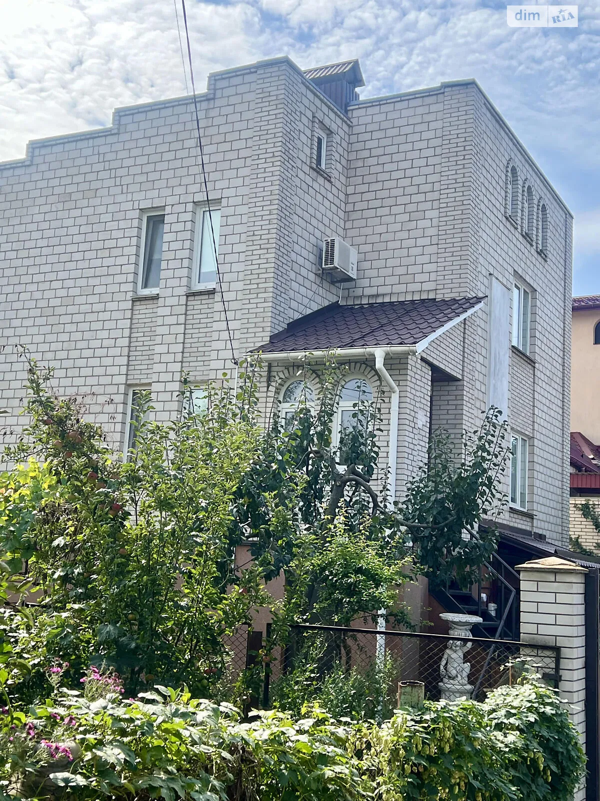 Продається будинок 2 поверховий 192 кв. м з каміном - фото 3