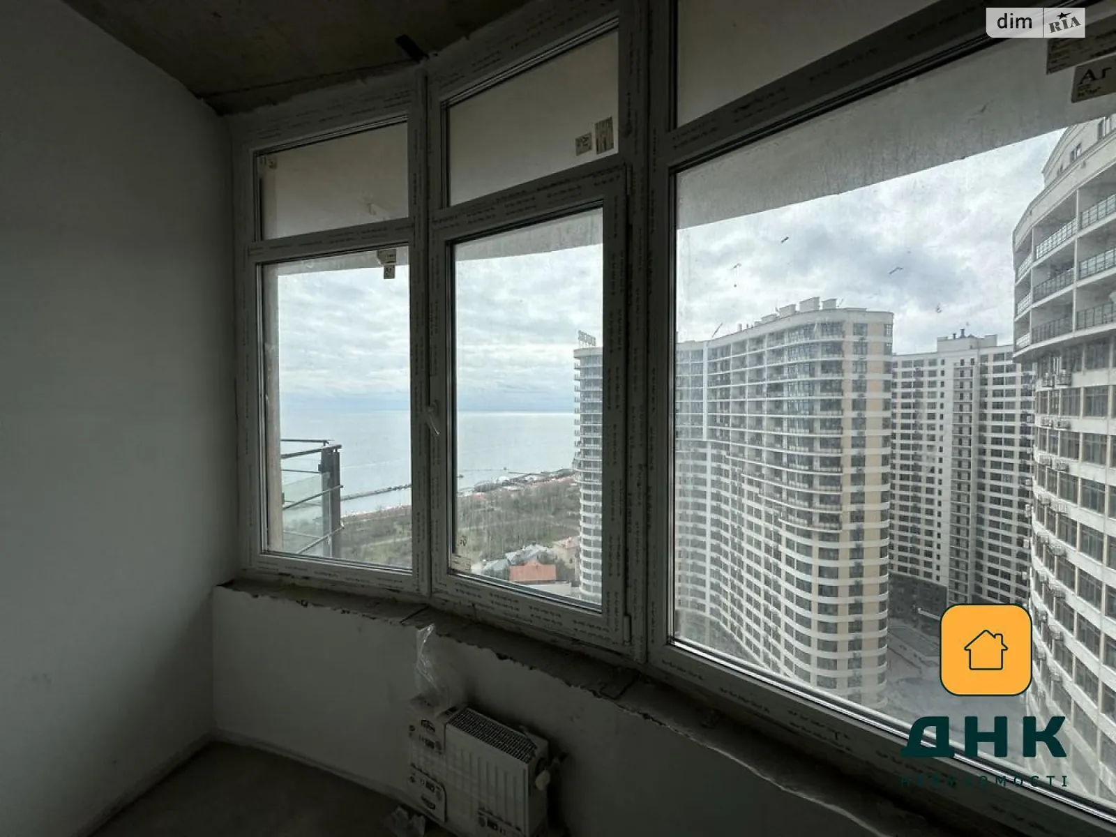 Продается 1-комнатная квартира 38 кв. м в Одессе, ул. Валерия Самофалова, 16А/5 - фото 1