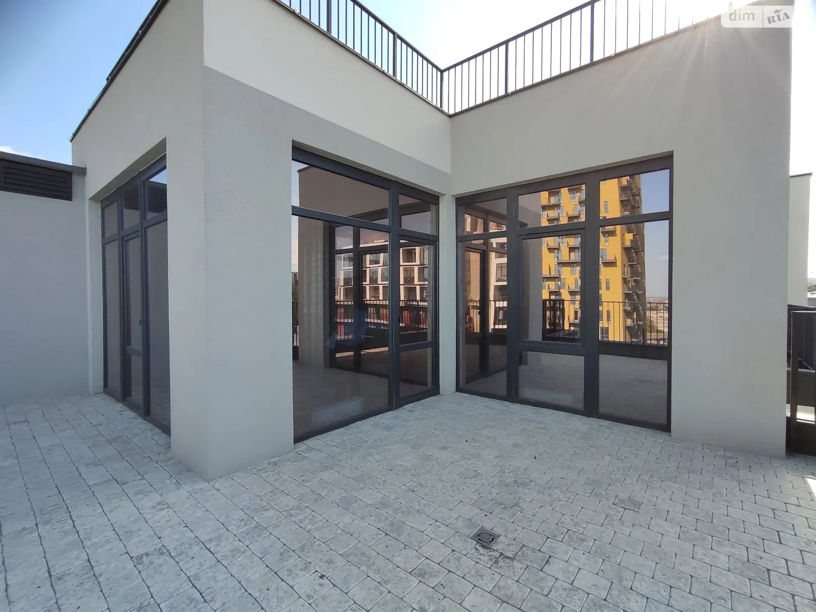 Продається 4-кімнатна квартира 127.7 кв. м у Одесі, вул. Софіївська - фото 1