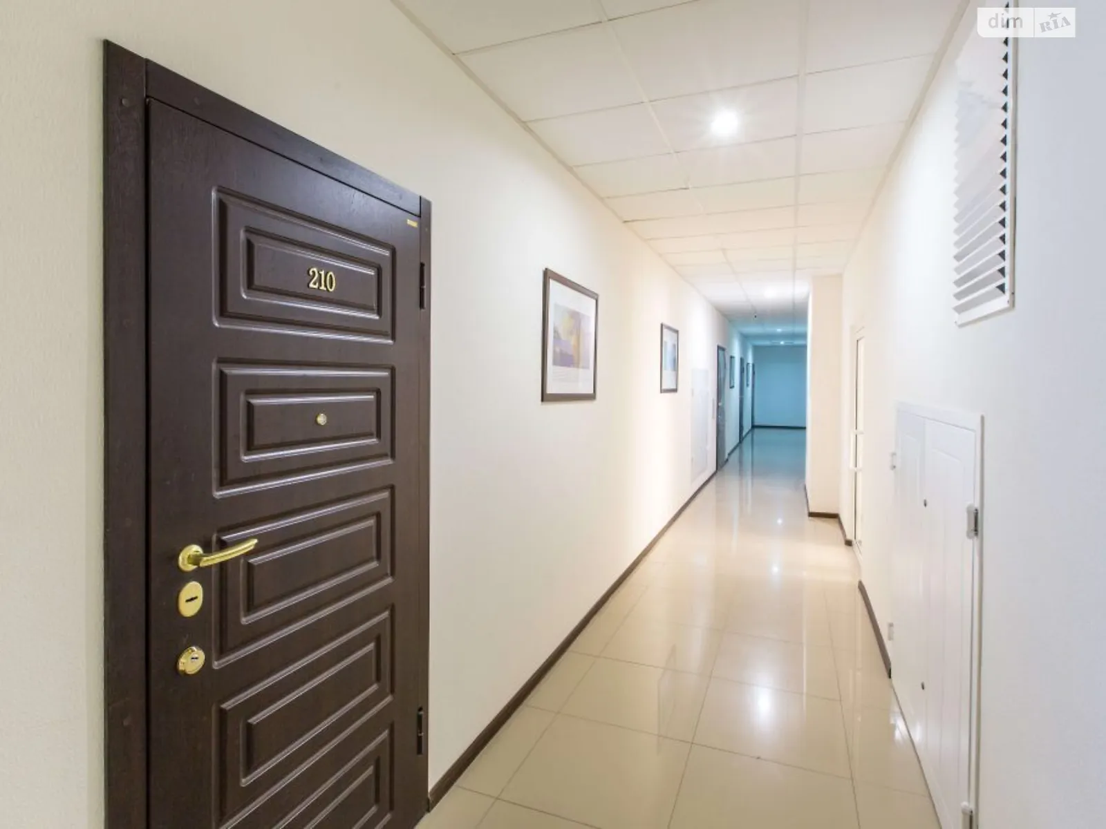 Продается 3-комнатная квартира 84 кв. м в Одессе, ул. Академика Сахарова, 3Е - фото 1