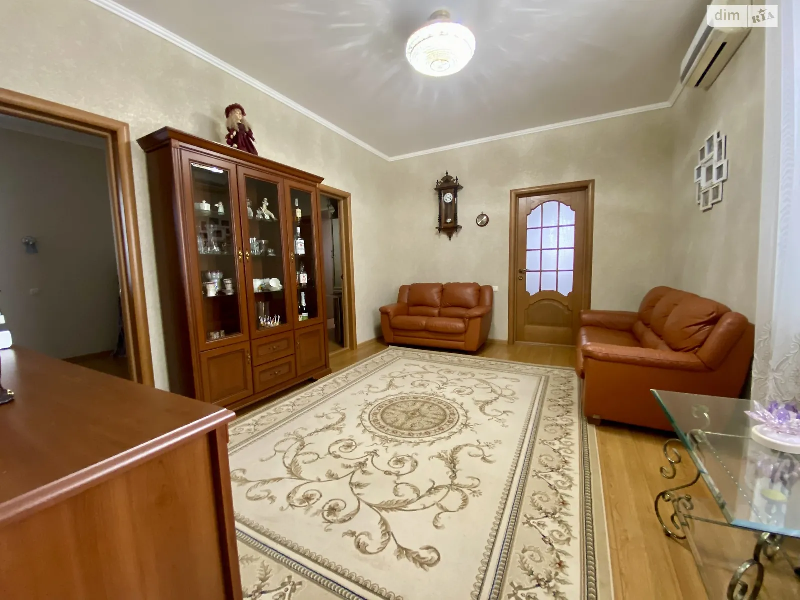 Продается дом на 2 этажа 162.4 кв. м с участком, цена: 170000 $ - фото 1