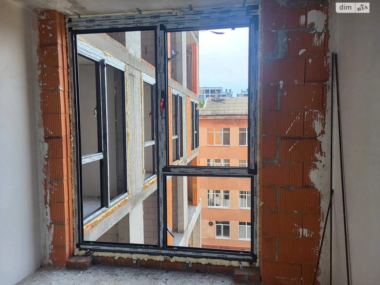 Продается 1-комнатная квартира 40 кв. м в Ивано-Франковске, ул. Гетьмана Ивана Мазепы - фото 1