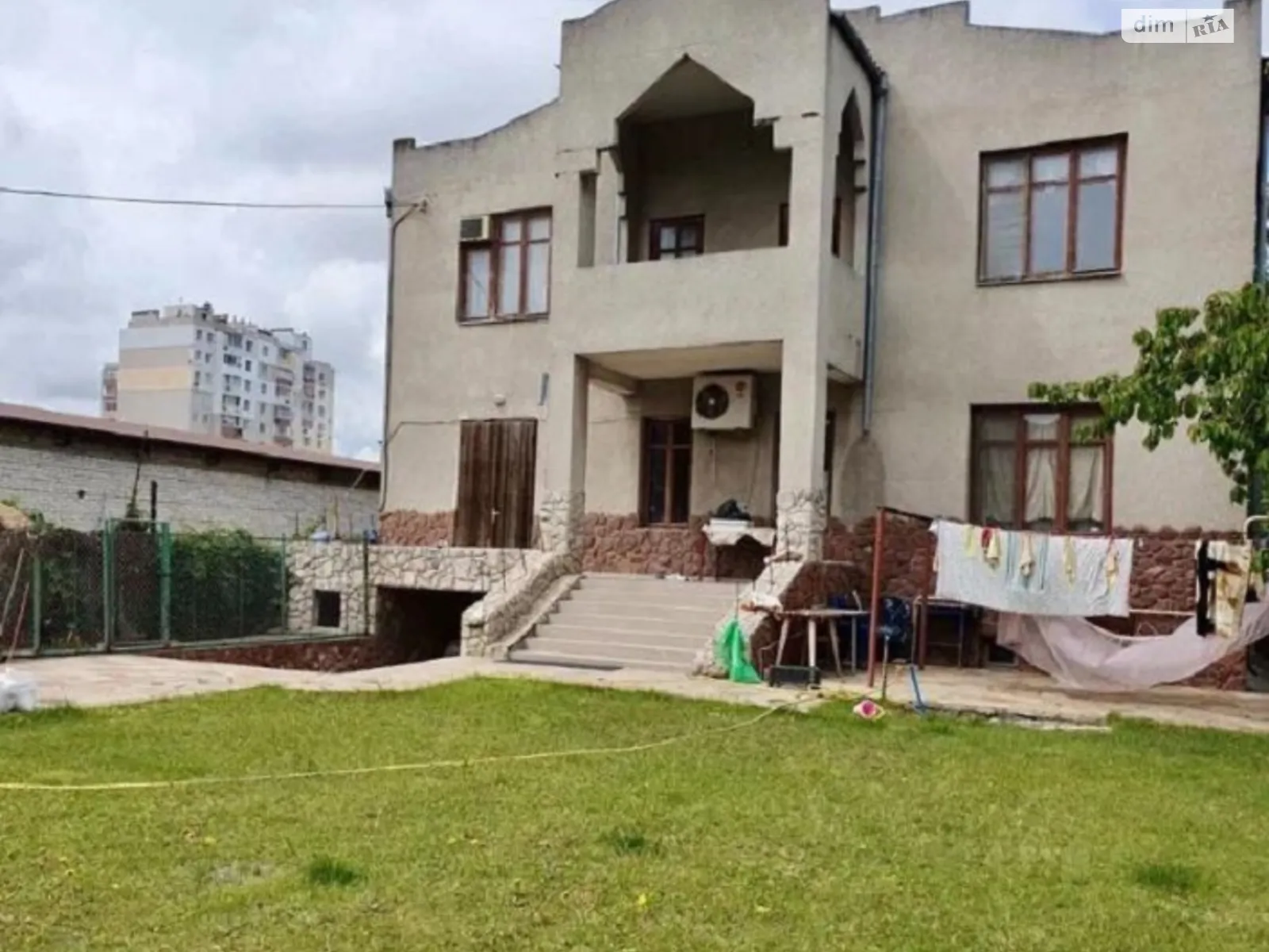 Продается дом на 2 этажа 389 кв. м с террасой, цена: 200000 $ - фото 1