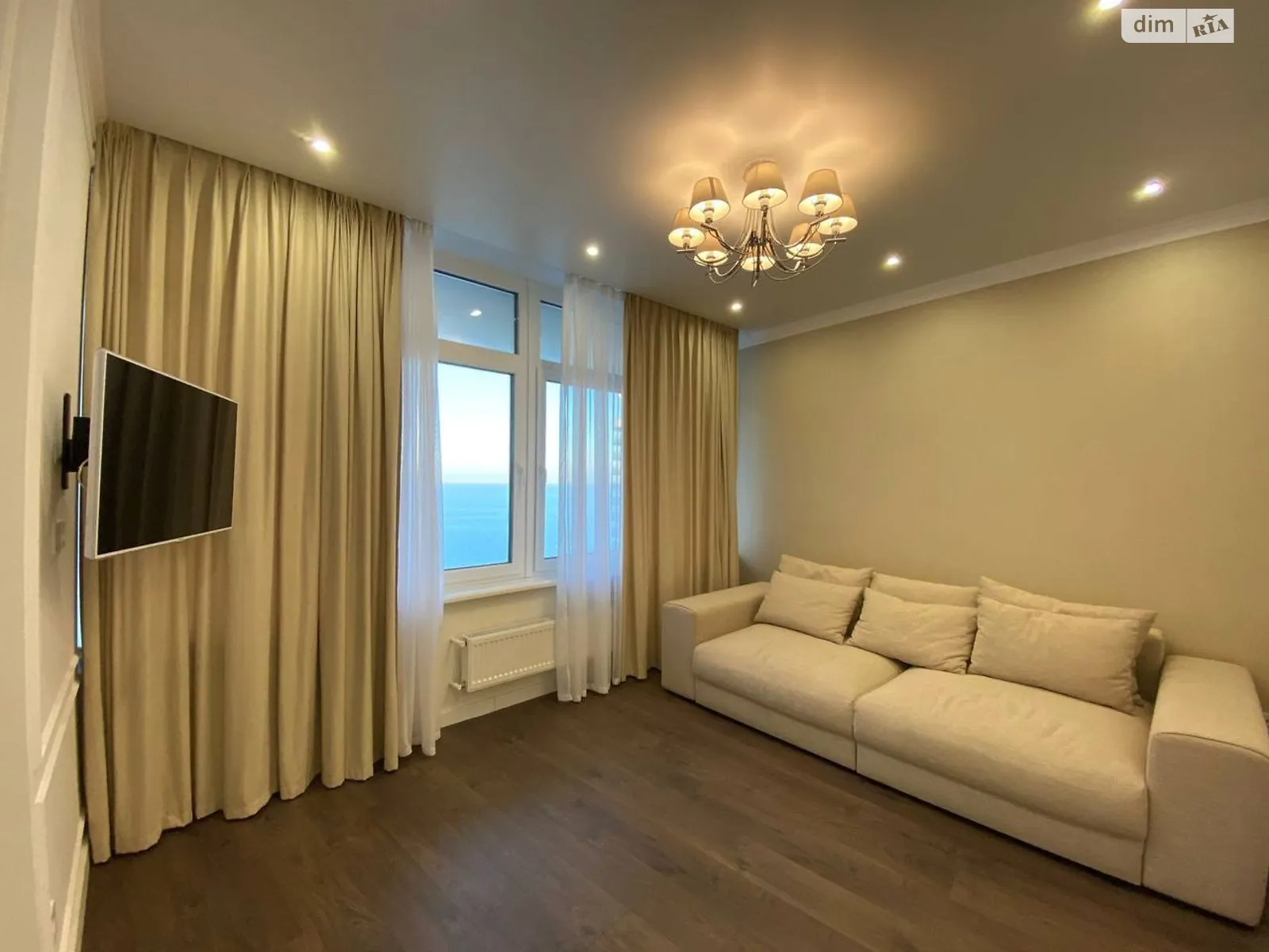 Продается 1-комнатная квартира 49 кв. м в Одессе, ул. Валерия Самофалова, 16А/2 - фото 1