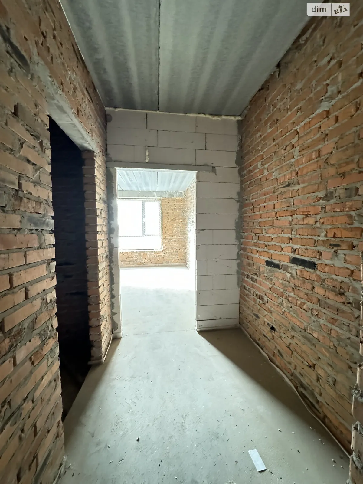 Продается 1-комнатная квартира 23 кв. м в Гостомеле, ул. Мирная - фото 1