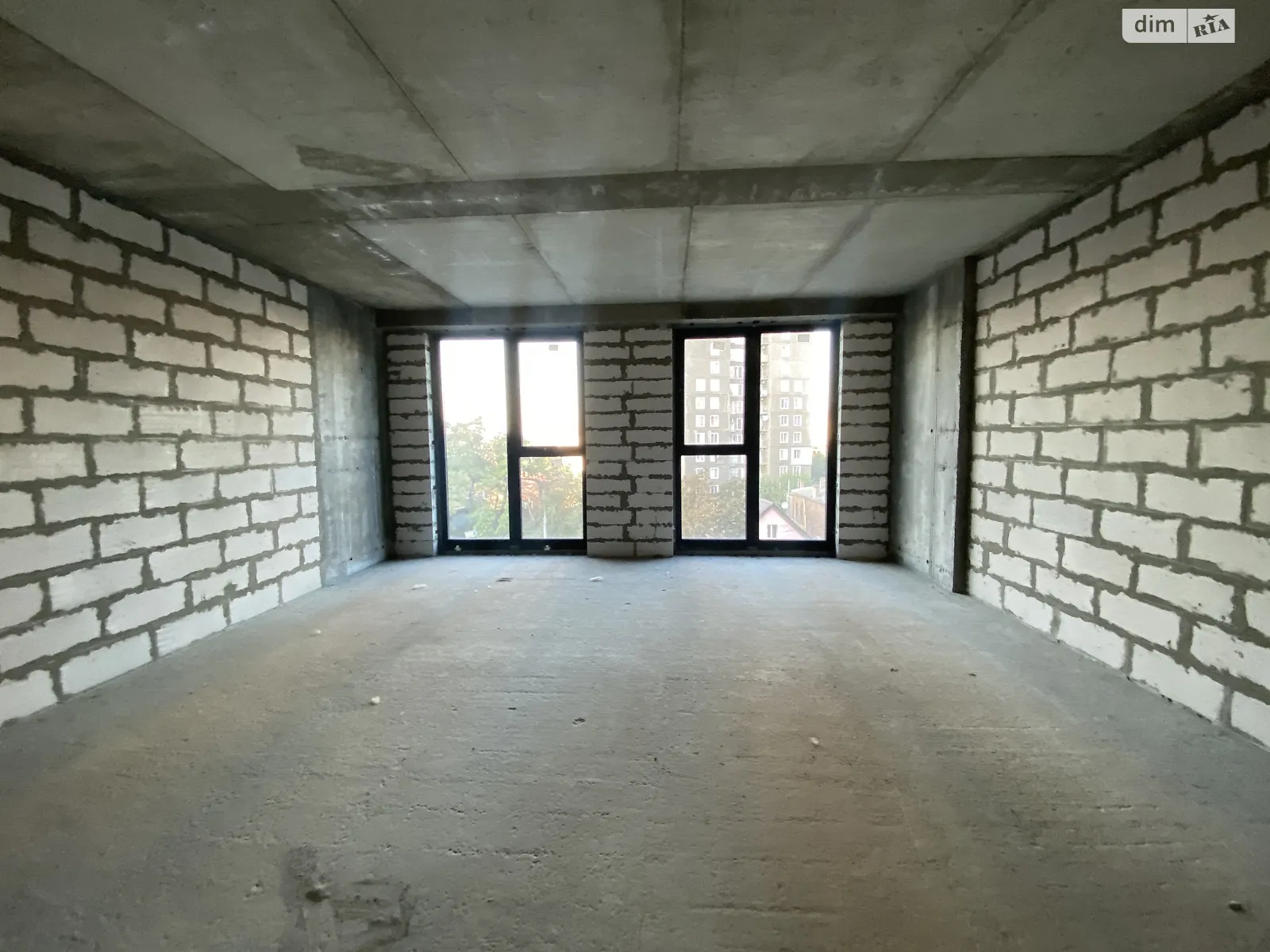 Продается 1-комнатная квартира 42 кв. м в Днепре, ул. Уляновская(Ульянова) - фото 1