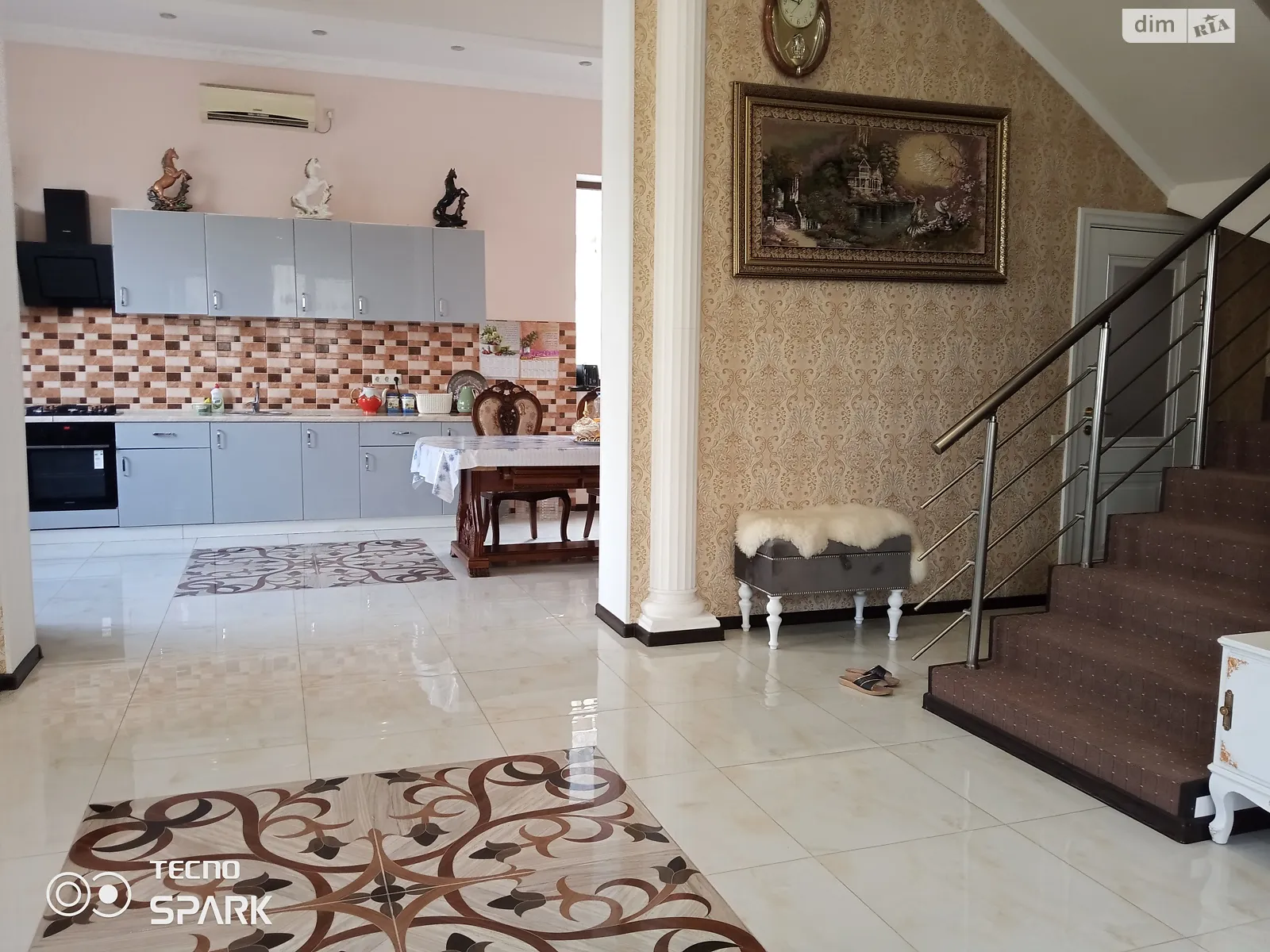 Продается дом на 2 этажа 200 кв. м с мебелью, цена: 290000 $ - фото 1