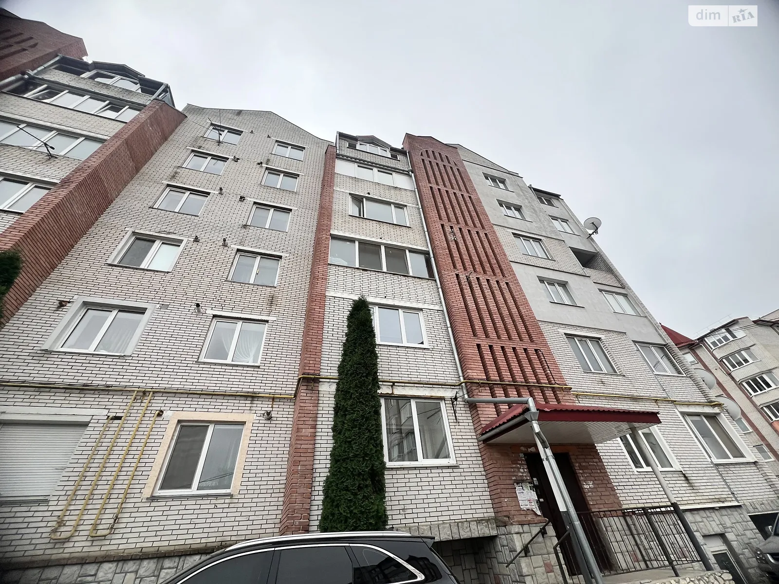2-кімнатна квартира 64 кв. м у Тернополі, вул. Микулинецька, 42 - фото 1