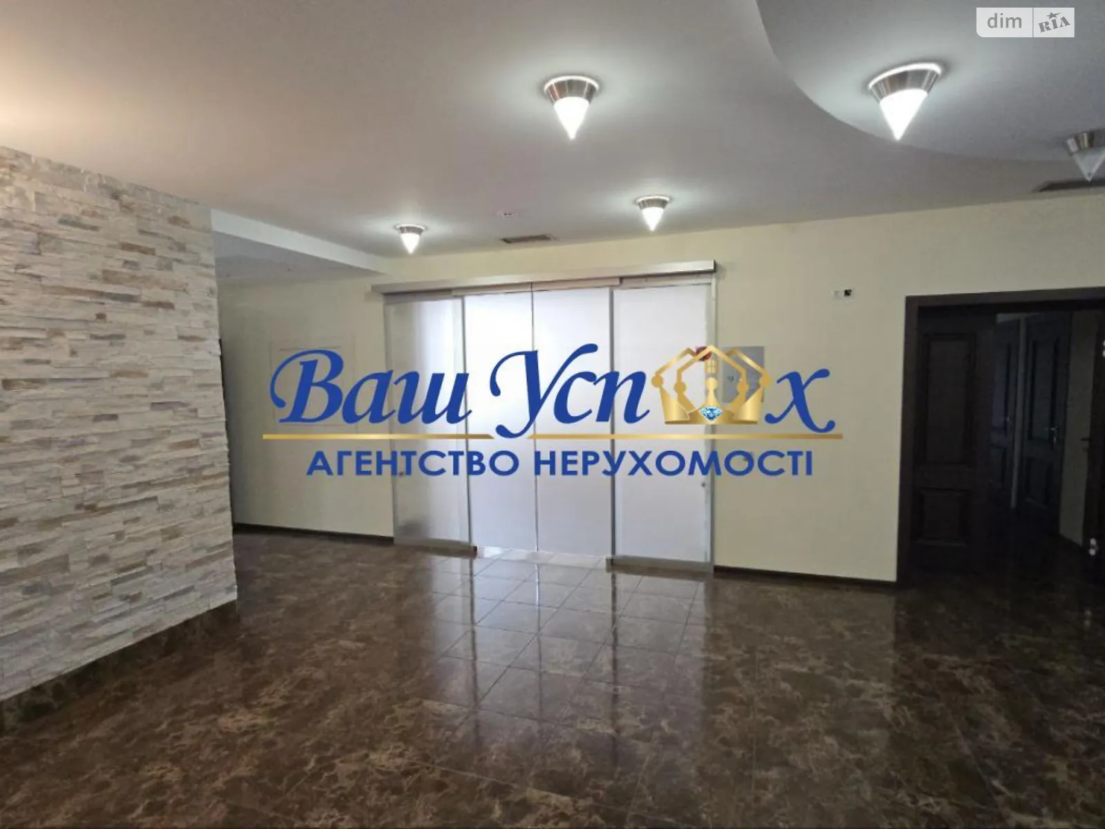 Сдается в аренду офис 403 кв. м в бизнес-центре, цена: 5200 $ - фото 1