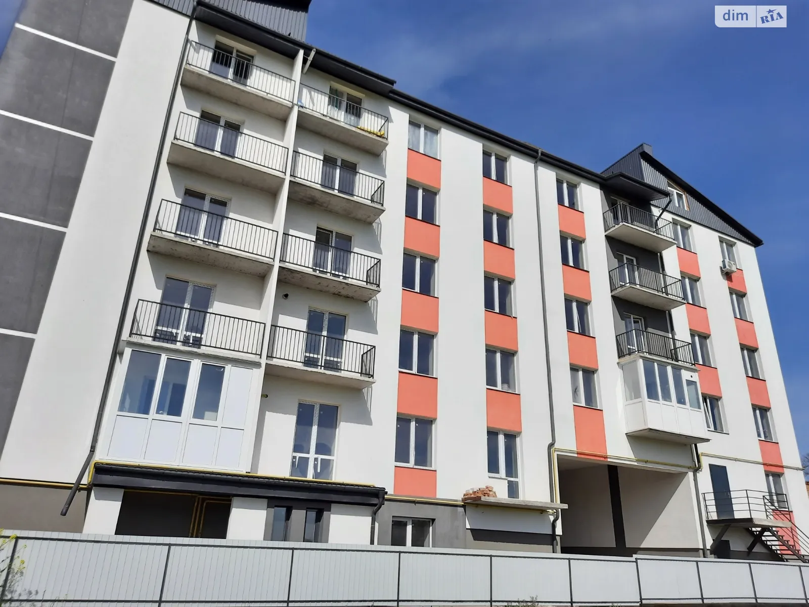 Продається 2-кімнатна квартира 66 кв. м у Байківці, вул. Сонячна, 19А - фото 1