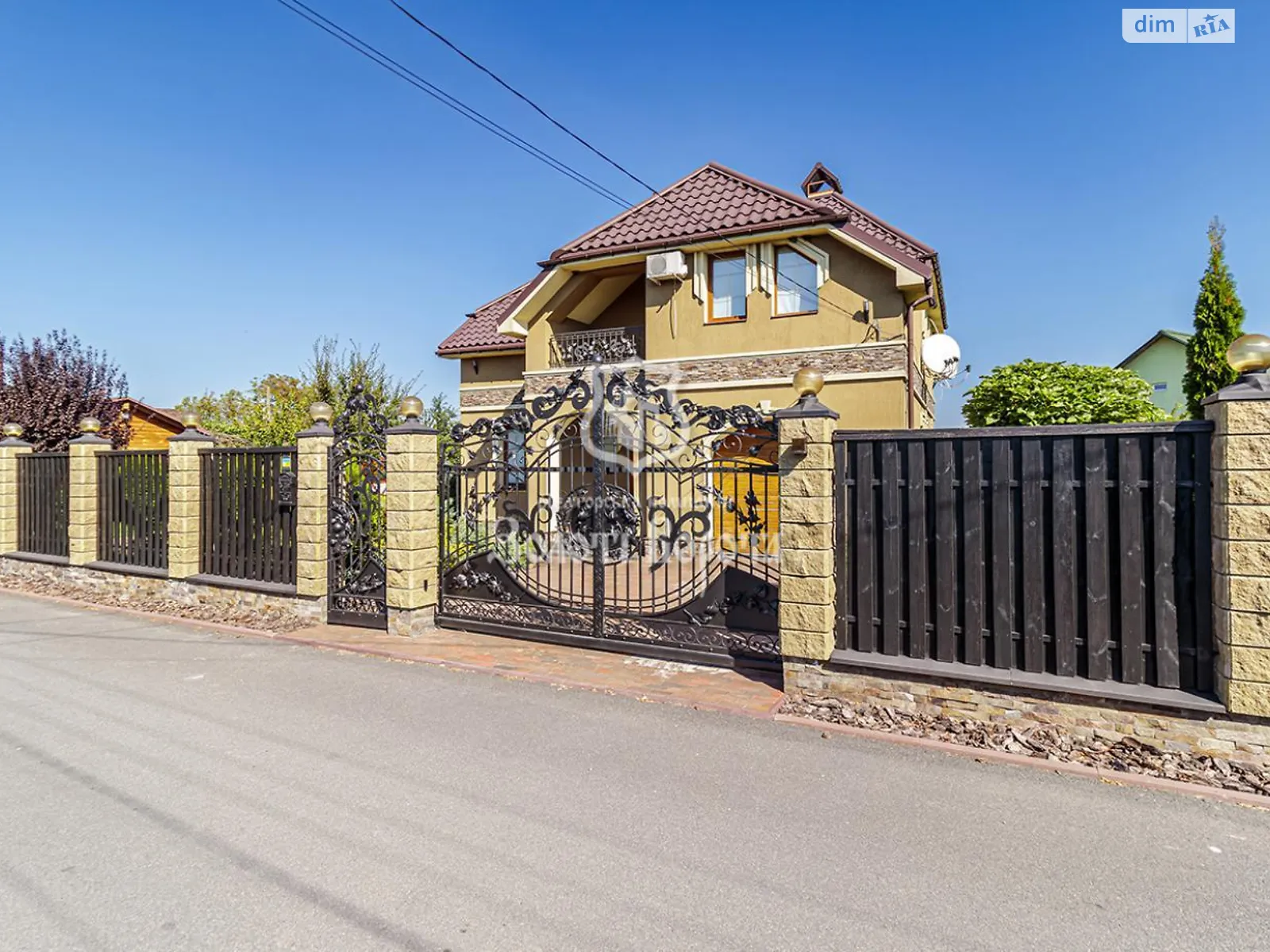 Продается дом на 2 этажа 190.9 кв. м с террасой, цена: 320000 $ - фото 1