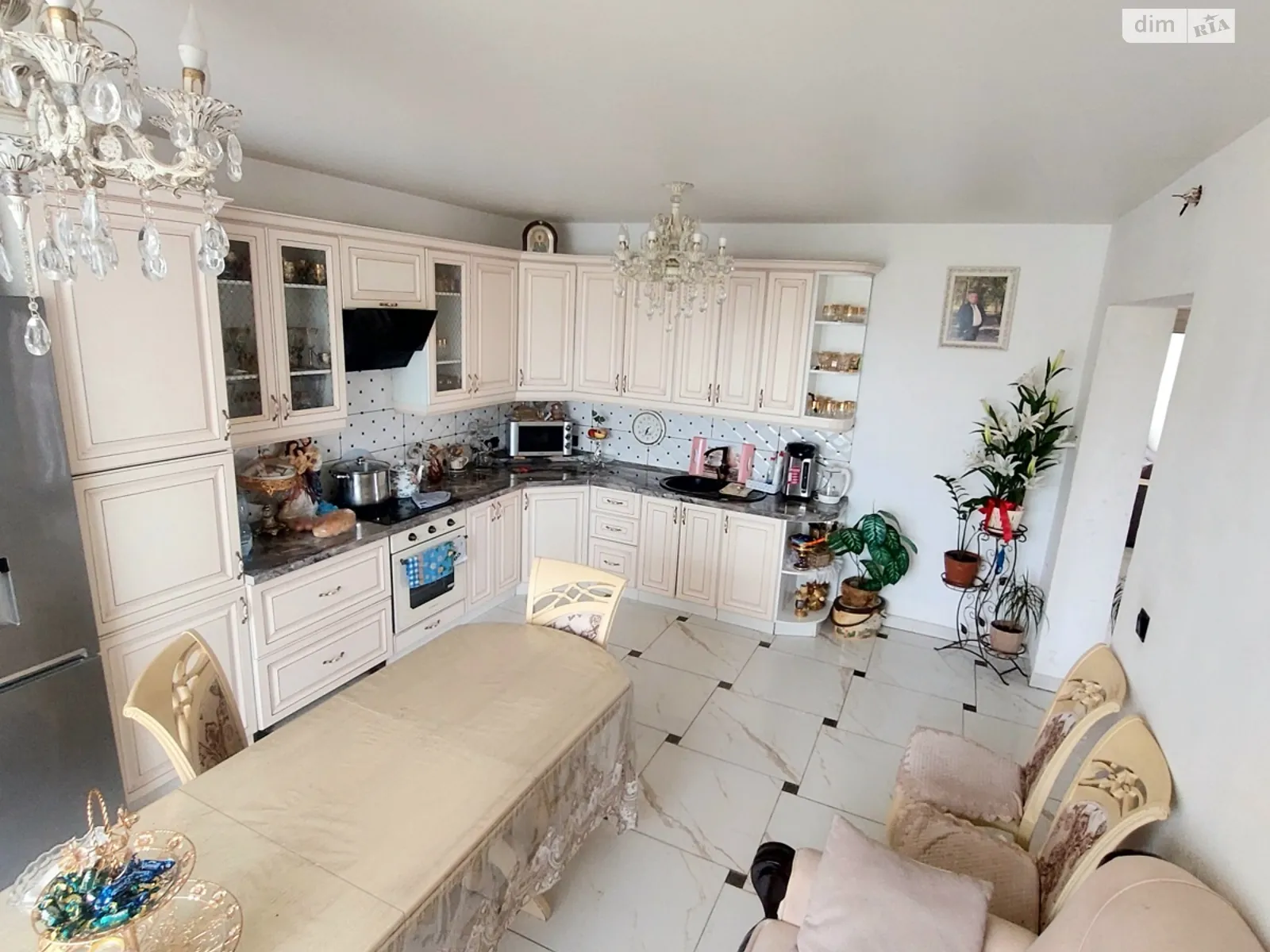 Продается дом на 2 этажа 235 кв. м с камином, цена: 95000 $ - фото 1