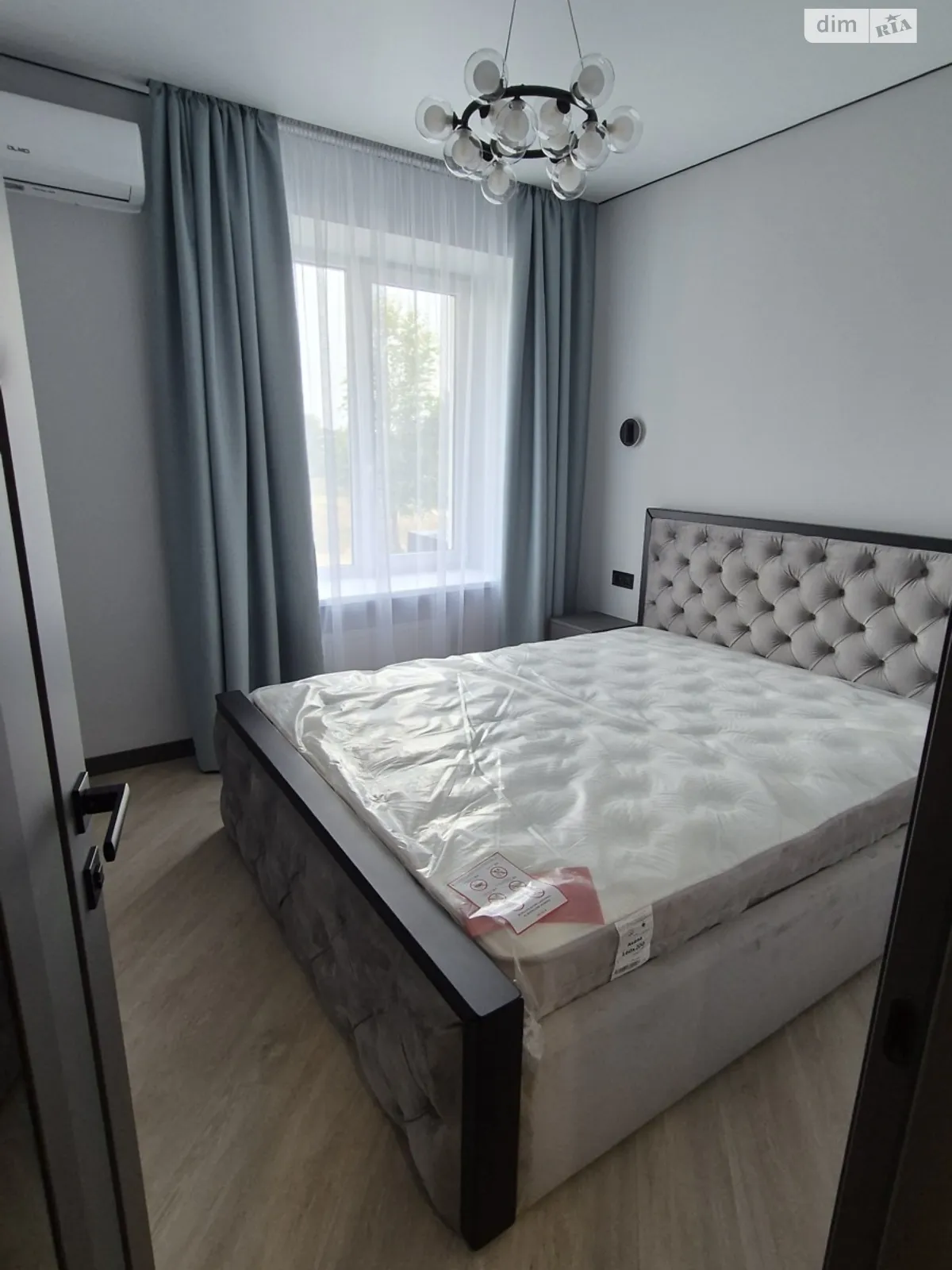 Продается 1-комнатная квартира 42 кв. м в Буче, ул. Ивана Кожедуба, 4А - фото 1