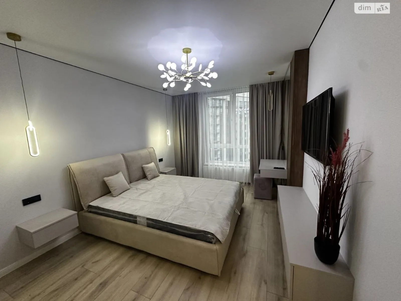 Продается 2-комнатная квартира 60 кв. м в Ивано-Франковске, ул. Крайковского - фото 1