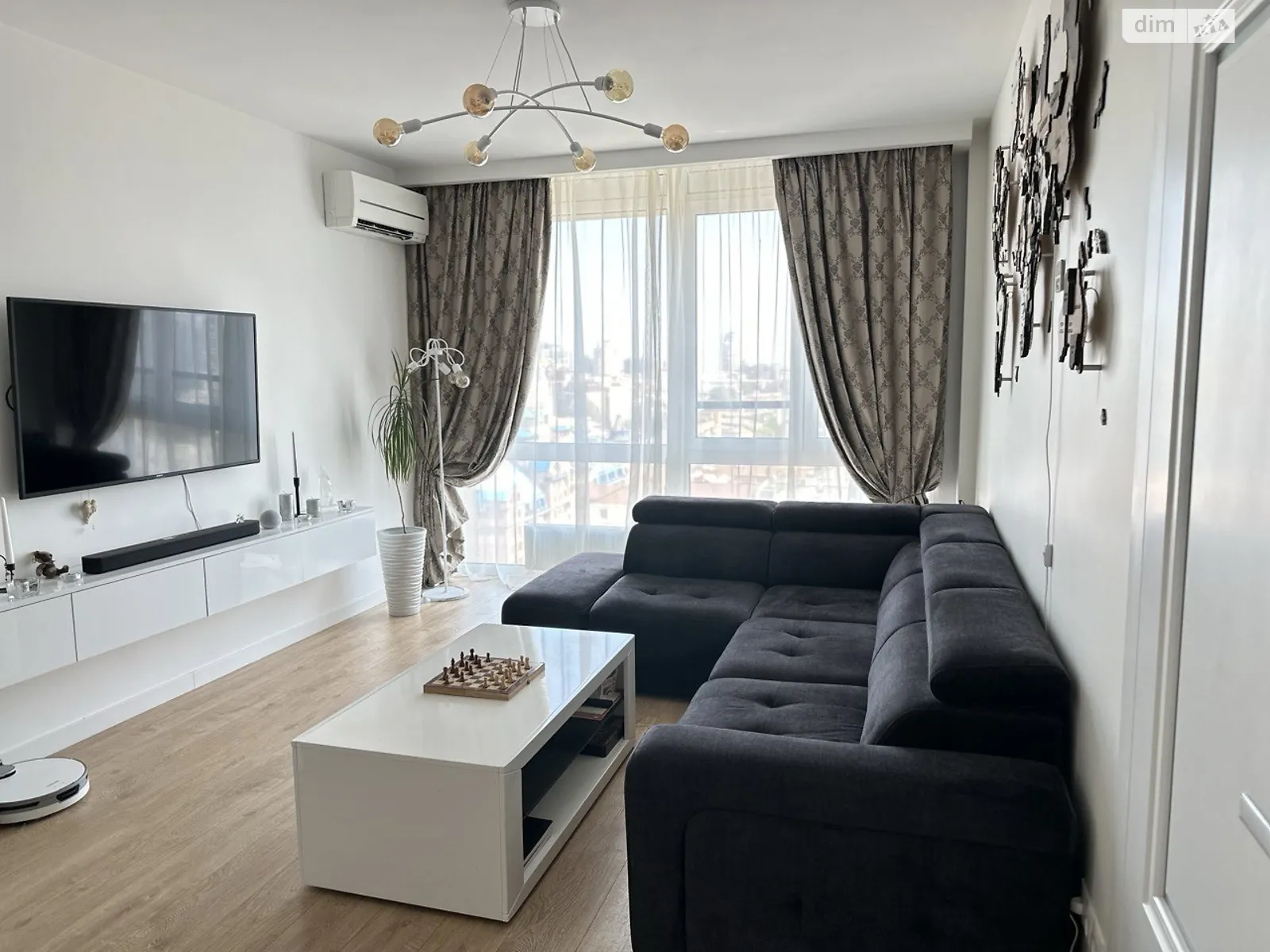 Продается 1-комнатная квартира 53 кв. м в Киеве, ул. Златоустовская, 34 - фото 1