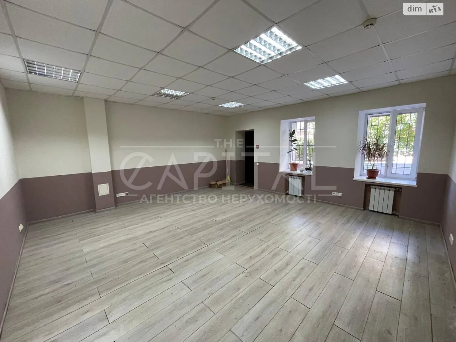 Продается офис 301 кв. м в бизнес-центре, цена: 220000 $ - фото 1