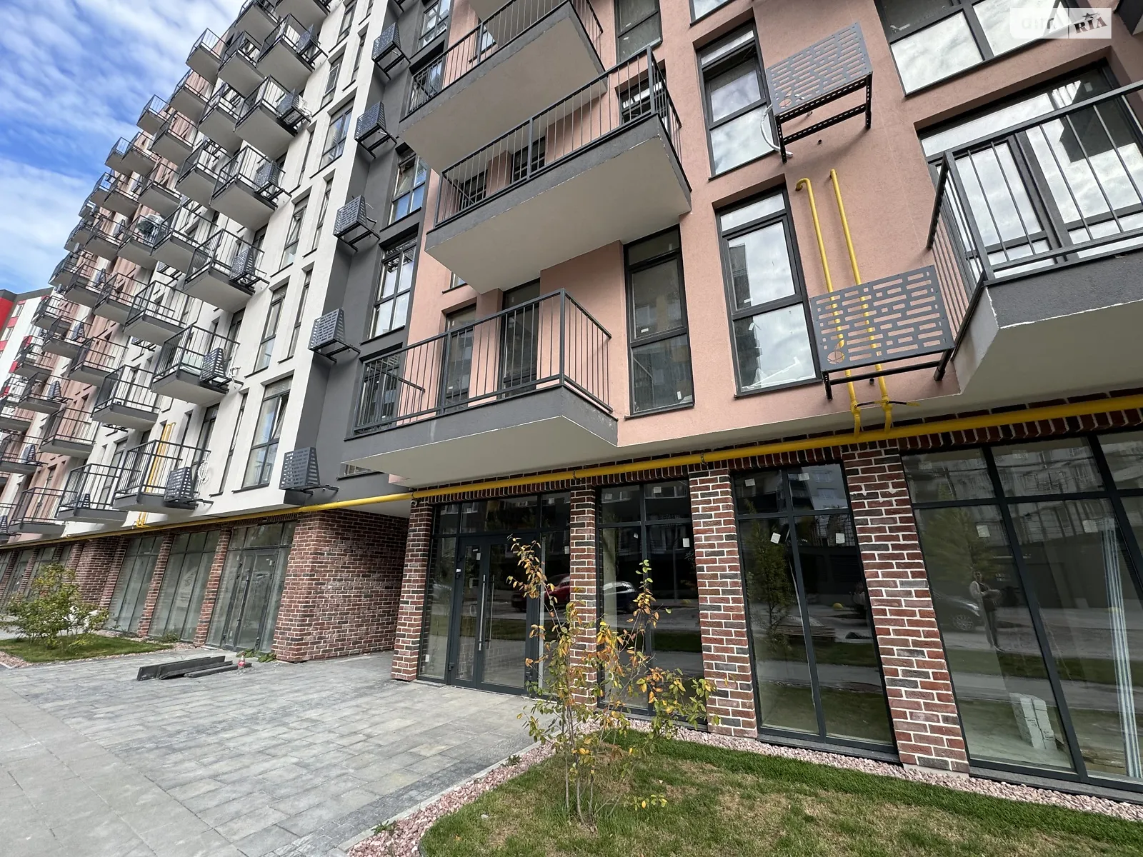 Продається 1-кімнатна квартира 44 кв. м у Львові, вул. Під Голоском, 16 - фото 1