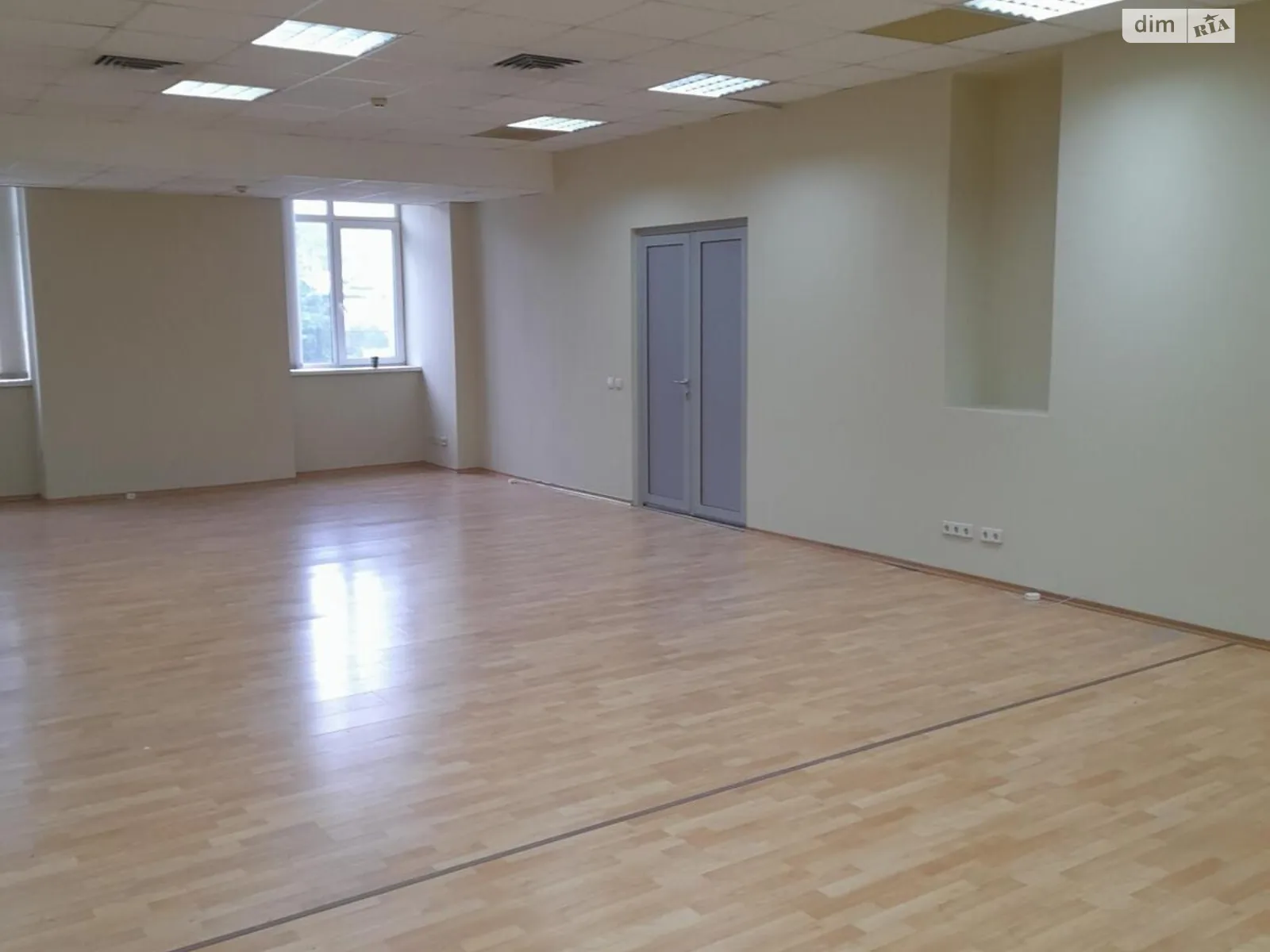 Сдается в аренду офис 73 кв. м в бизнес-центре, цена: 19000 грн - фото 1