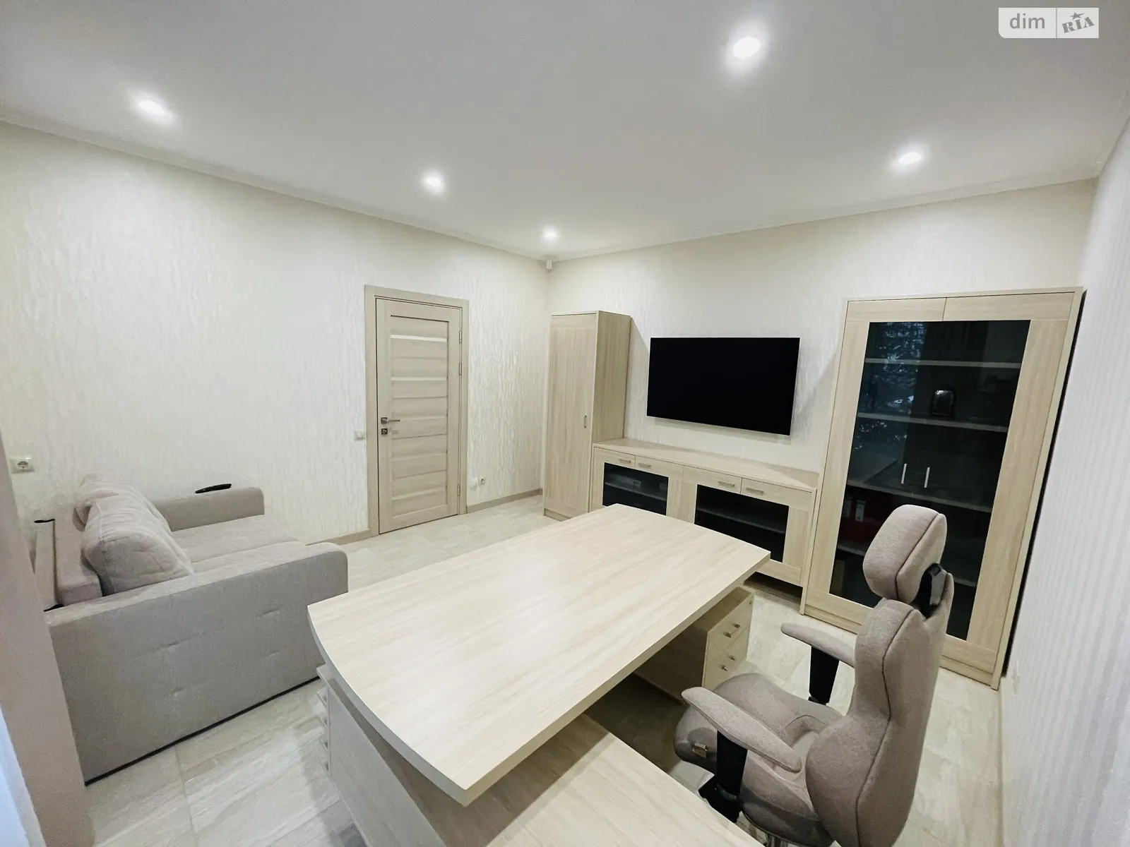 Продается 1-комнатная квартира 35 кв. м в Киеве, ул. Практичная, 3 - фото 1