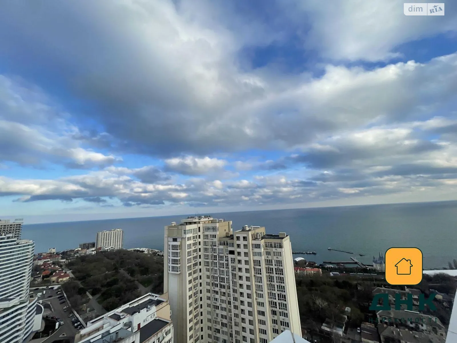 Продається 3-кімнатна квартира 185 кв. м у Одесі, вул. Новоберегова, 12А - фото 1