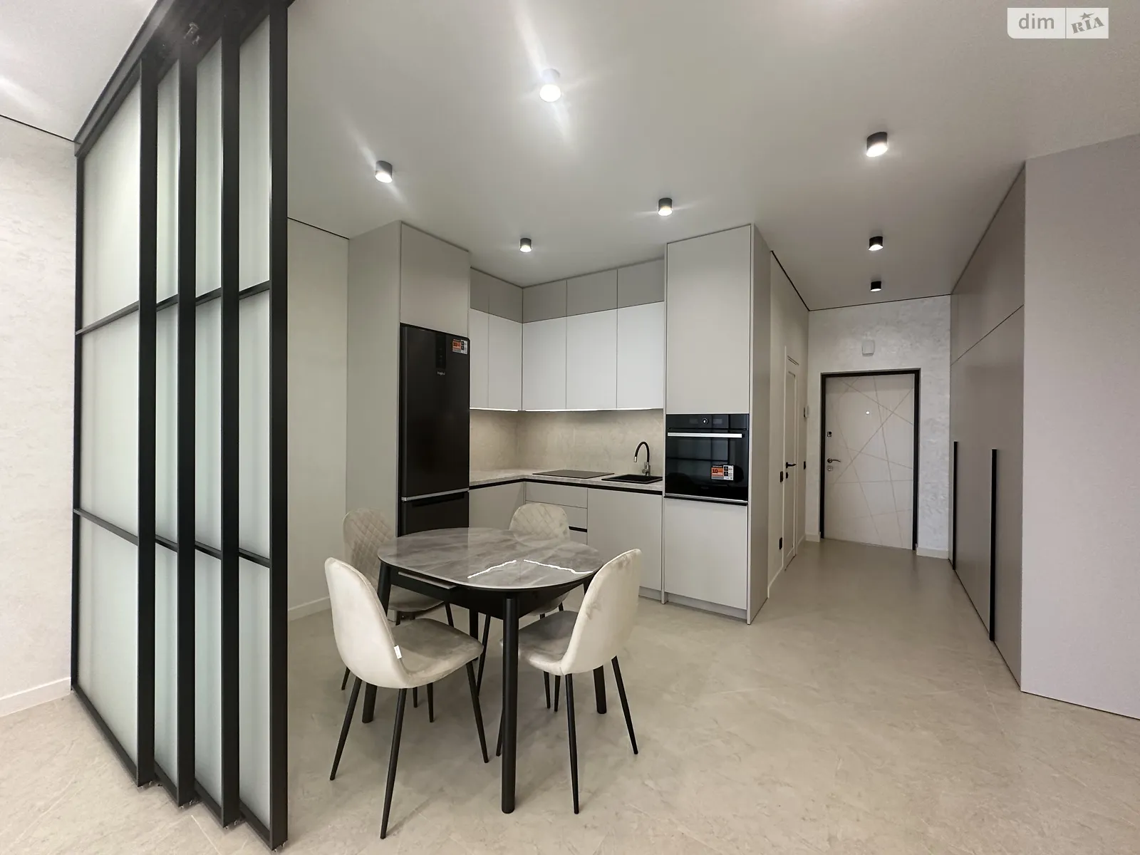 Продается 1-комнатная квартира 47 кв. м в Ровно, ул. Соборная, 316Б - фото 1