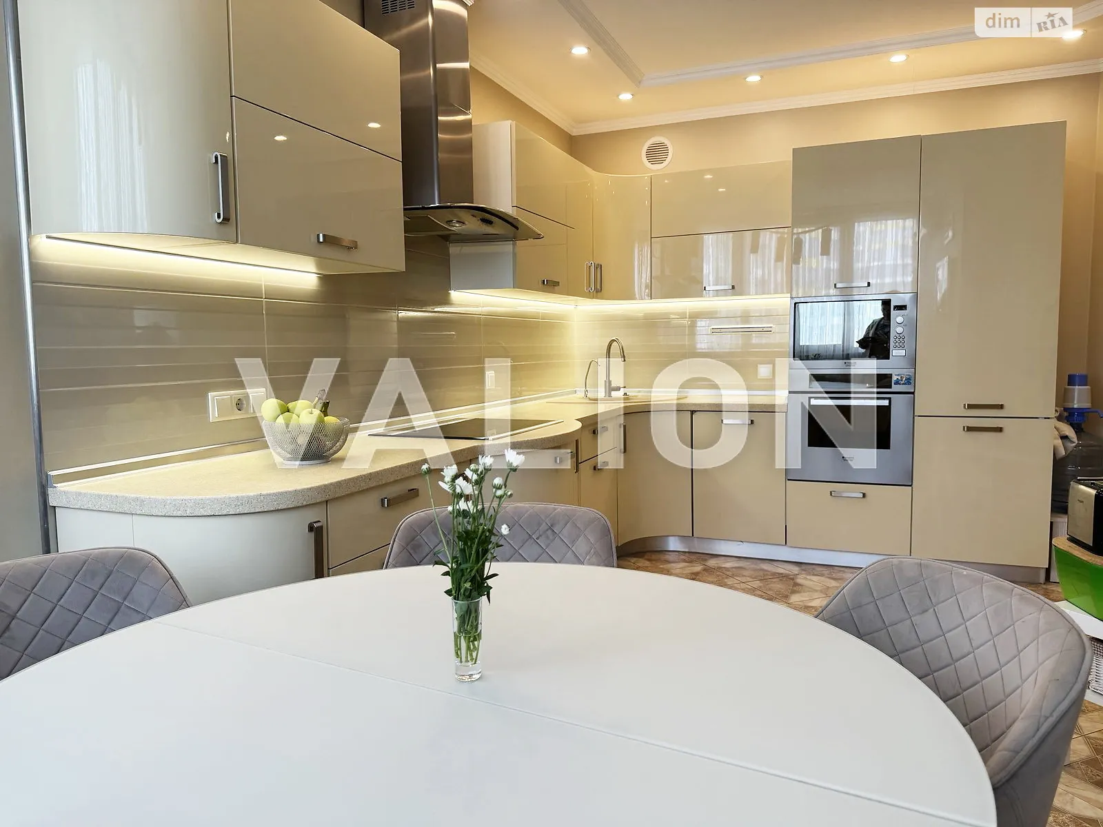 Продается 3-комнатная квартира 92.1 кв. м в Киеве, ул. Вышгородская, 45А/5 - фото 1