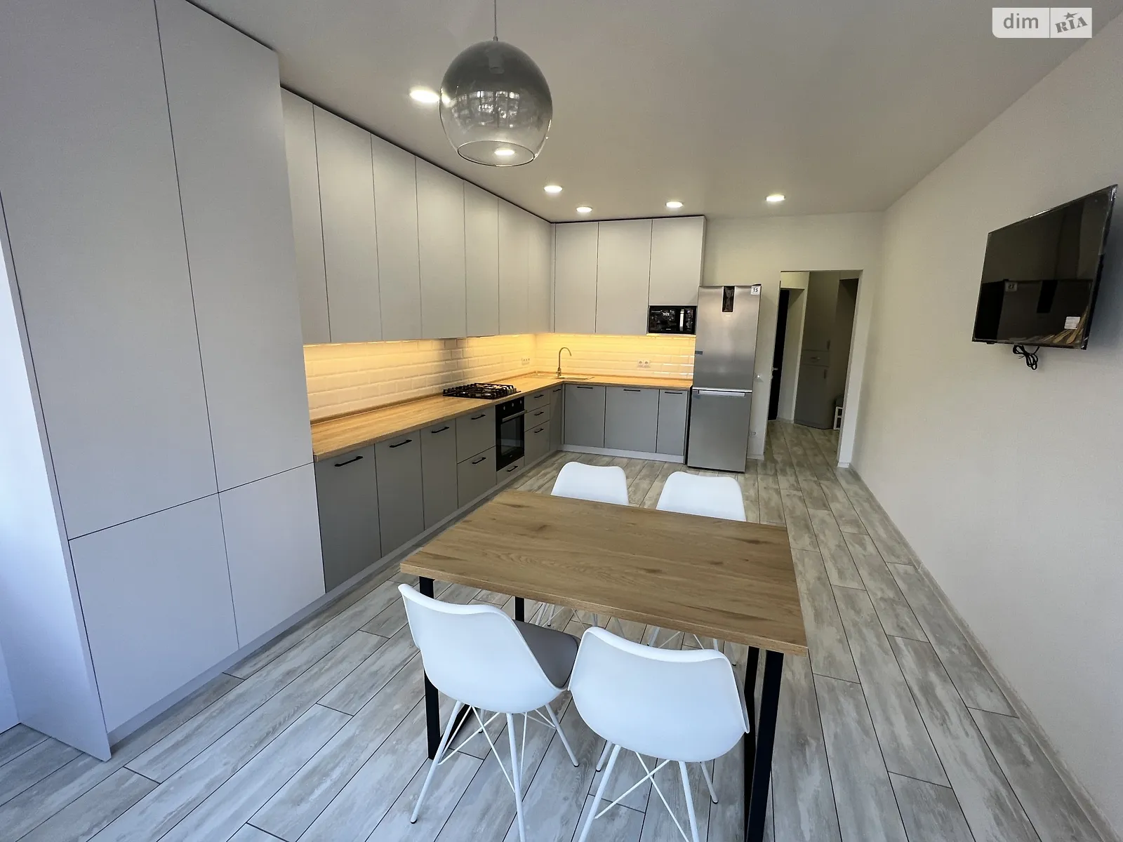 Продается 2-комнатная квартира 63.8 кв. м в Ирпене, ул. Западная, 14 - фото 1