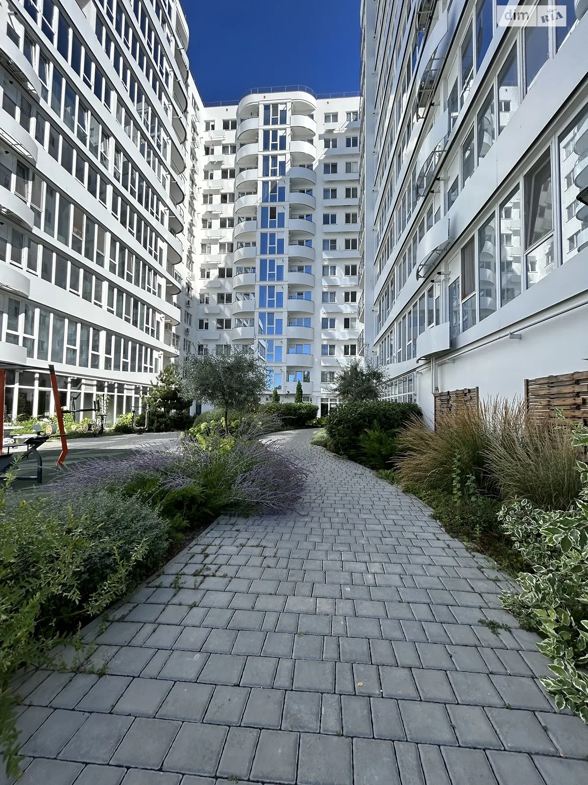 Продается 1-комнатная квартира 42.2 кв. м в Одессе, ул. Львовская, 15Б - фото 1