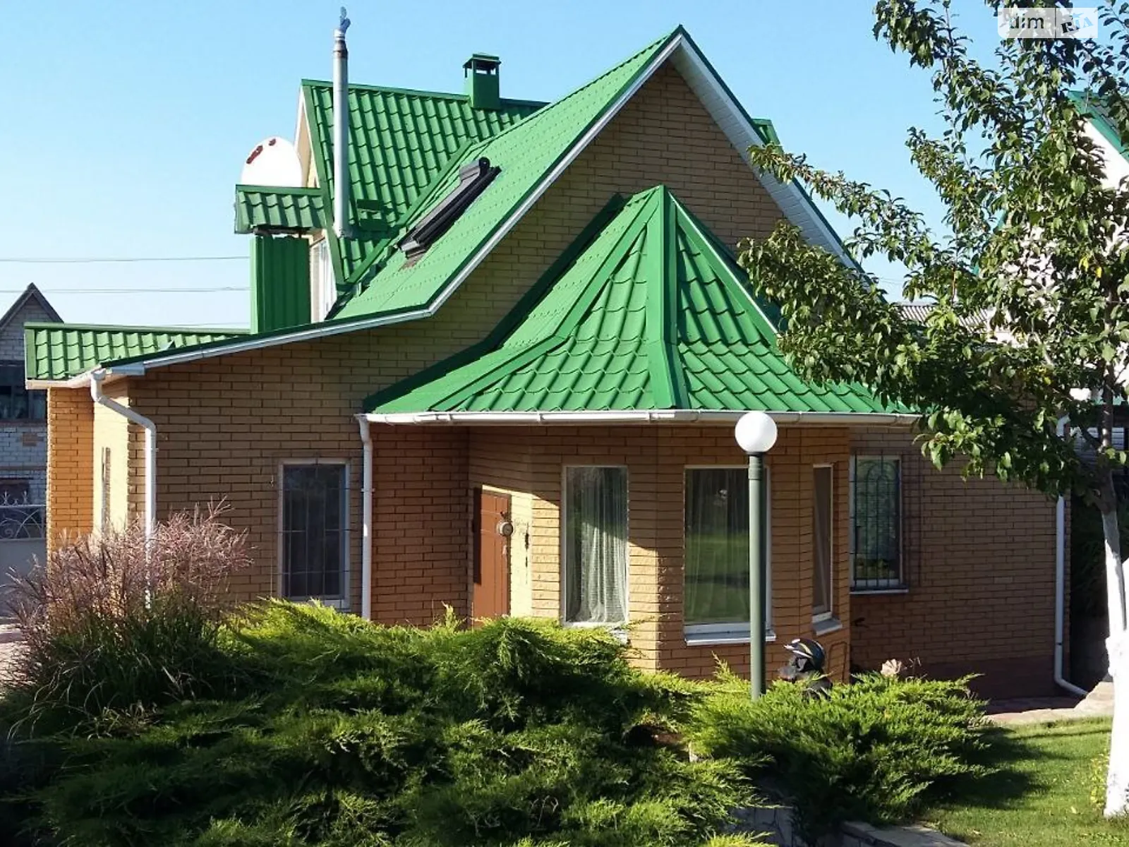 Продается дом на 2 этажа 120 кв. м с мансардой, цена: 75000 $ - фото 1