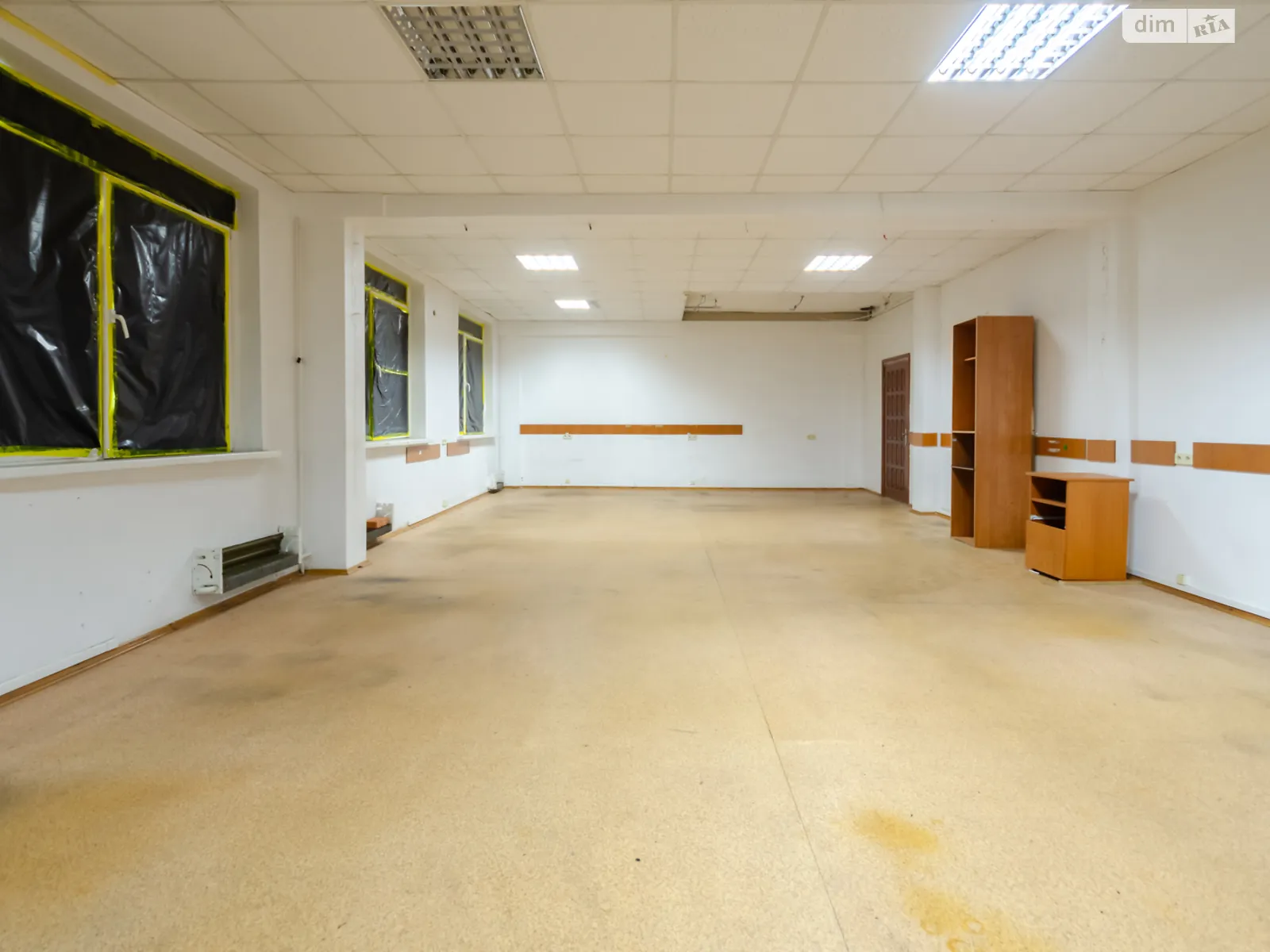 Здається в оренду приміщення вільного призначення 109 кв. м в 4-поверховій будівлі, цена: 18533 грн - фото 1