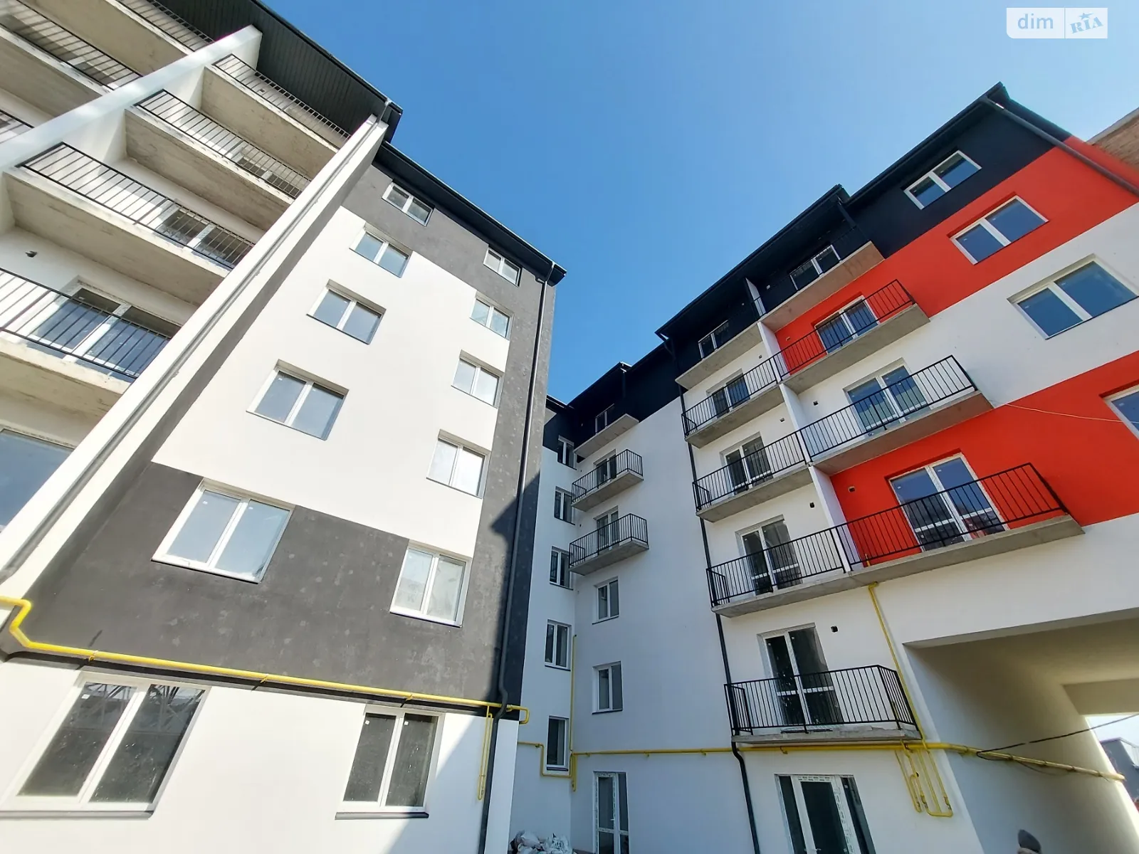 Продается 3-комнатная квартира 85 кв. м в Петрикове, ул. Шептицкого - фото 1