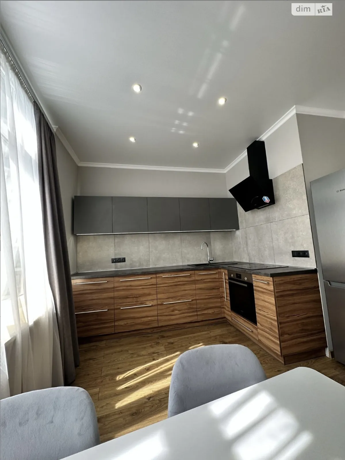 Продается 1-комнатная квартира 48 кв. м в Одессе, ул. Валерия Самофалова, 16А/2 - фото 1