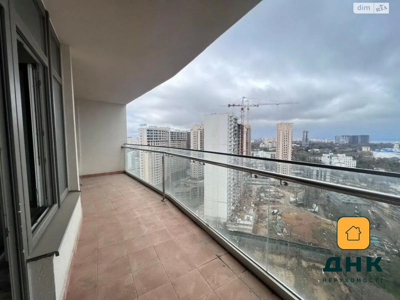 Продається 1-кімнатна квартира 52 кв. м у Одесі, вул. Генуезька, 3В - фото 1