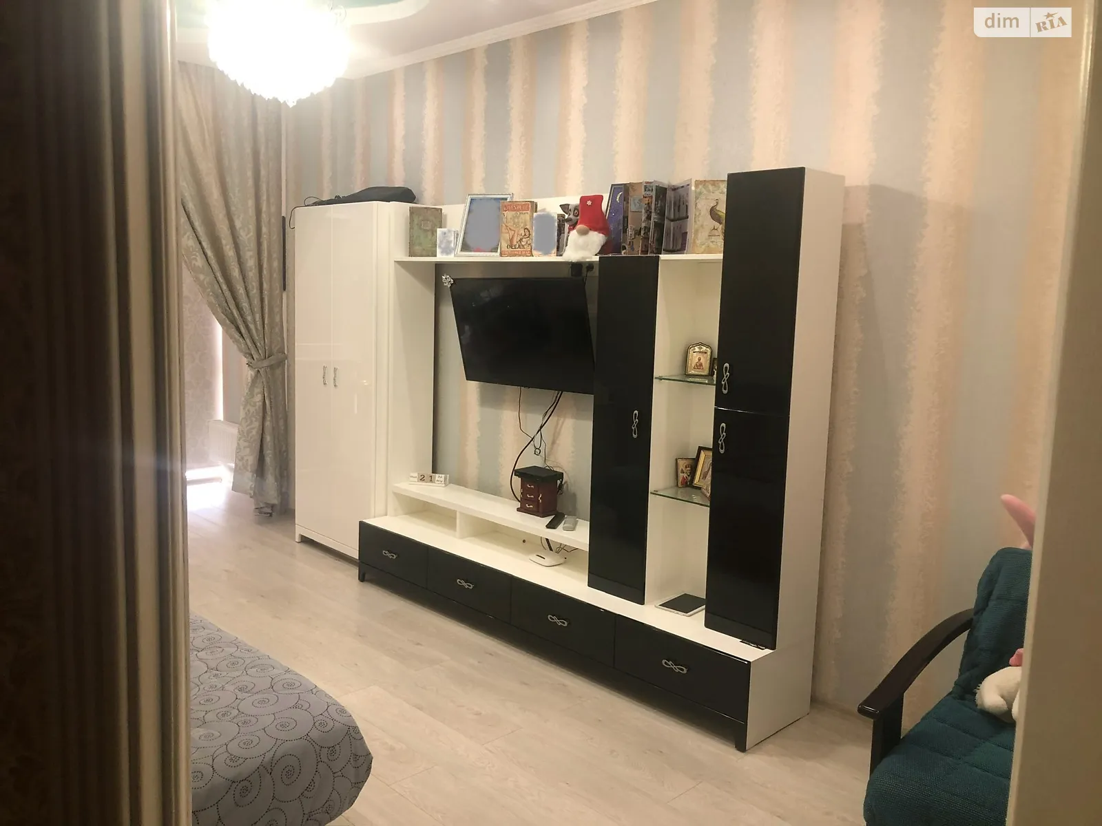 Продается 1-комнатная квартира 44.4 кв. м в Одессе, ул. Жемчужная - фото 1