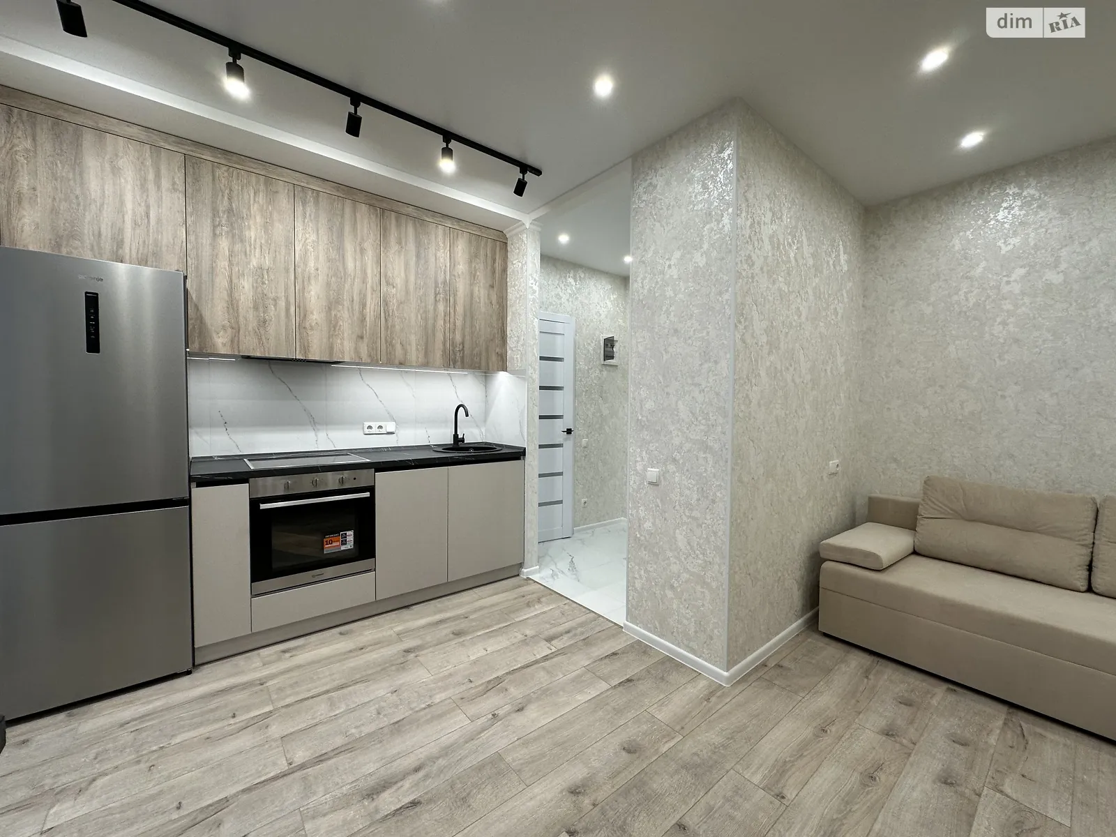 Продается 2-комнатная квартира 43 кв. м в Одессе, ул. Жемчужная, 10 - фото 1