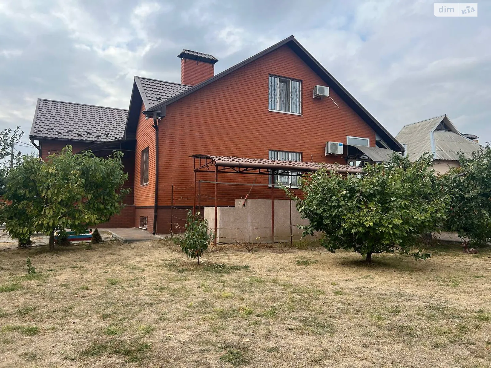 Продается дом на 2 этажа 342.5 кв. м с подвалом, цена: 300000 $ - фото 1