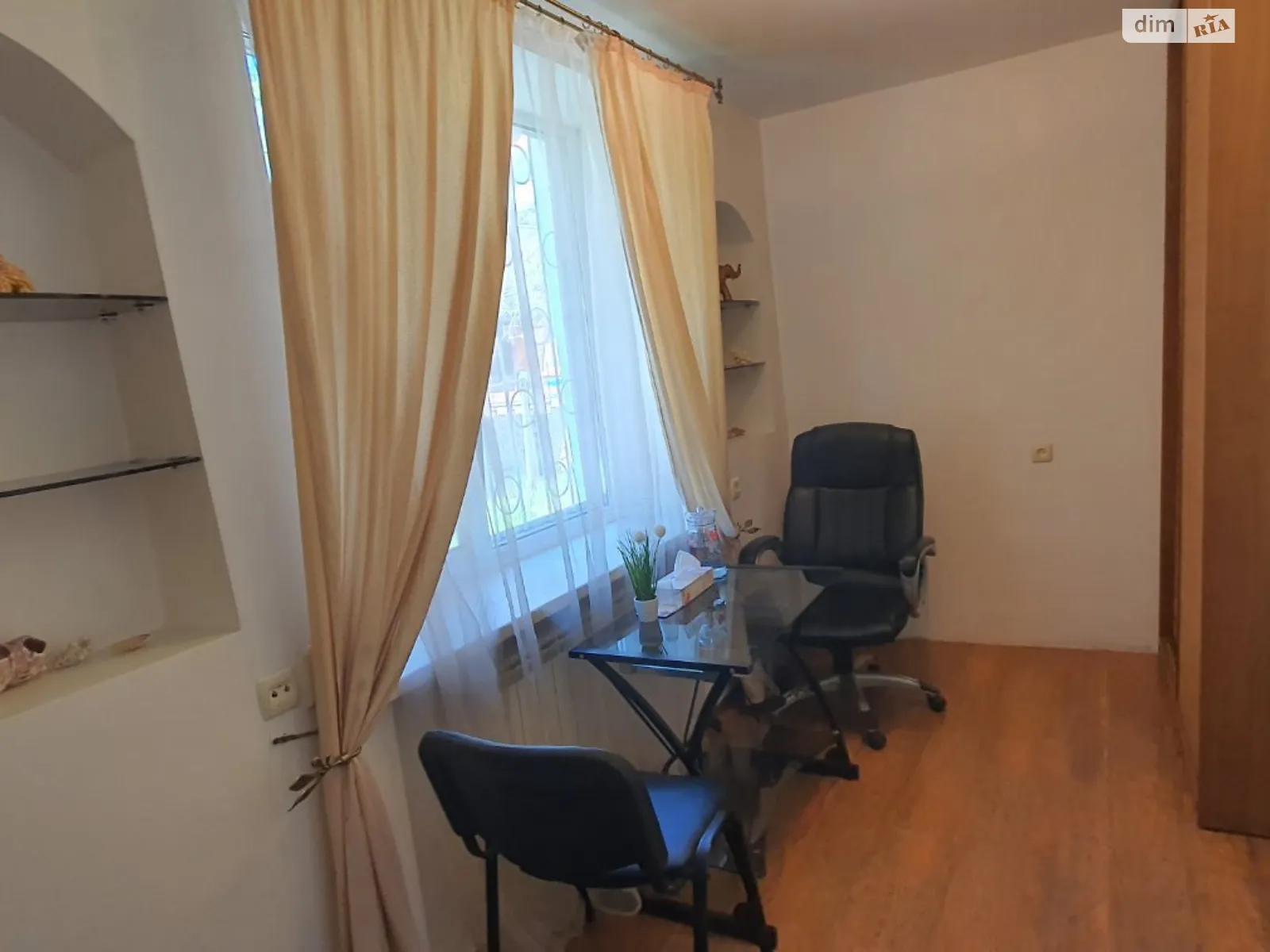 Сдается в аренду офис 7 кв. м в бизнес-центре, цена: 6500 грн - фото 1