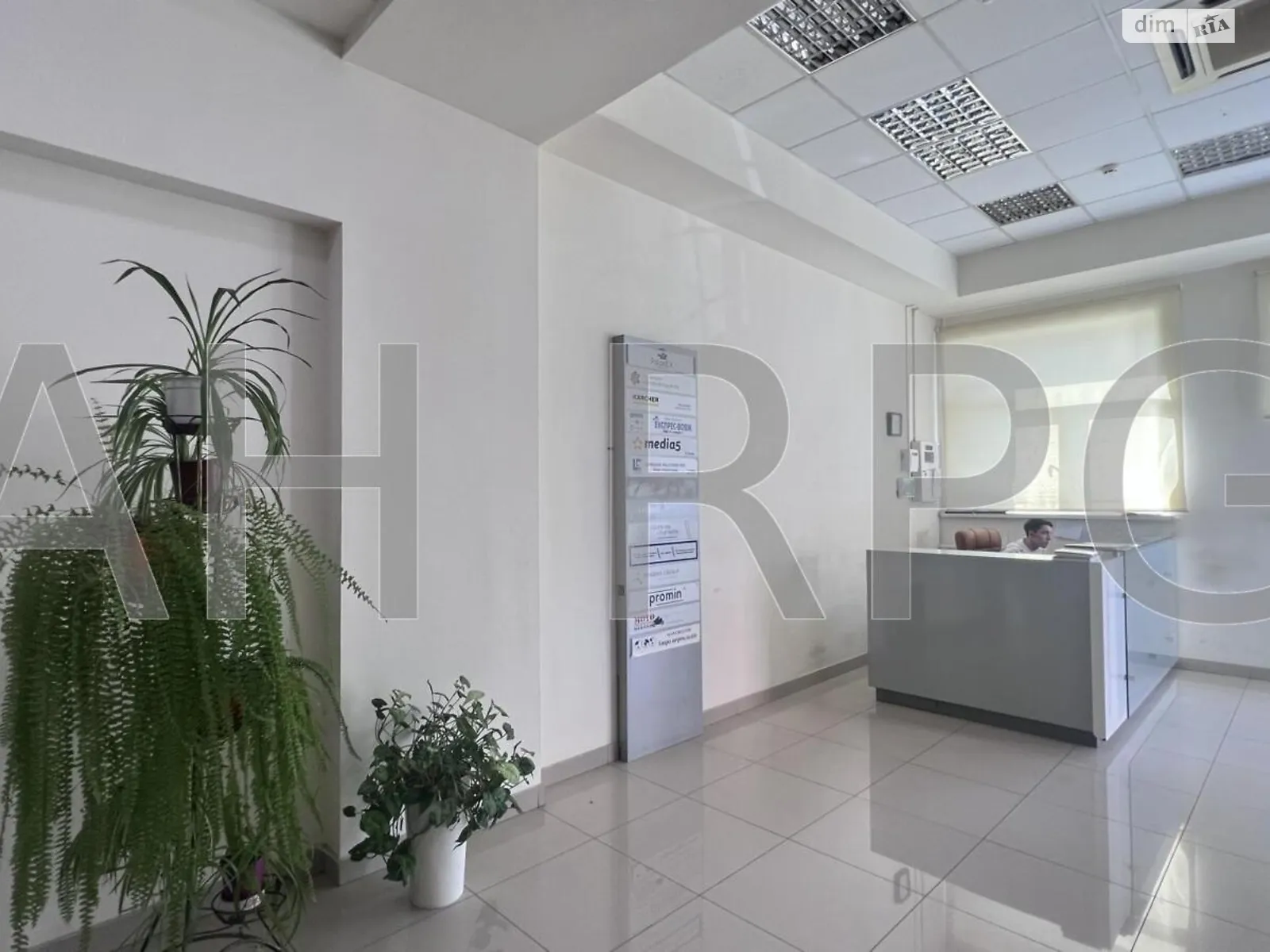 Продается офис 5150 кв. м в бизнес-центре, цена: 5200000 $ - фото 1