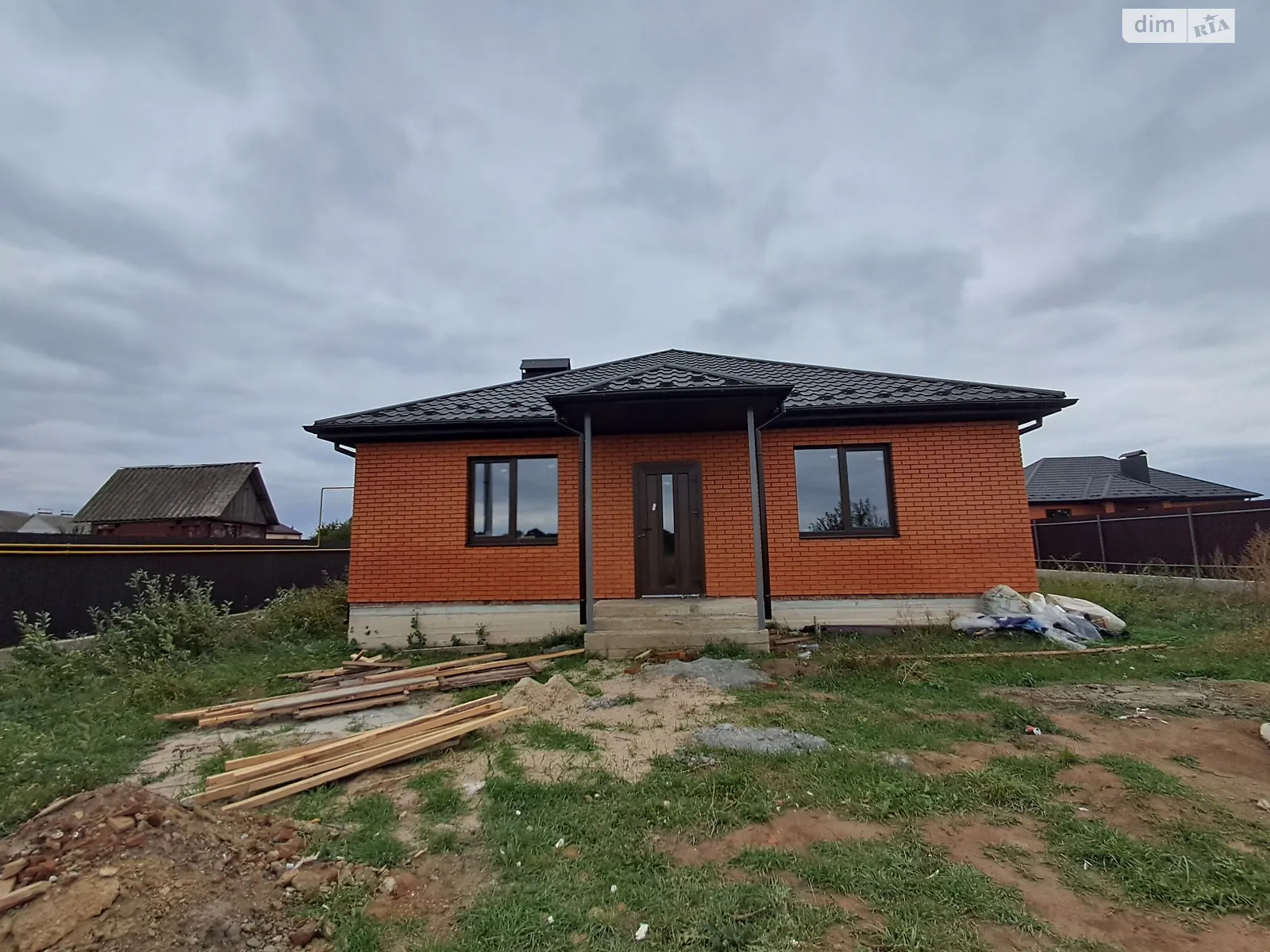 Продається одноповерховий будинок 95 кв. м з гаражем, цена: 80000 $ - фото 1