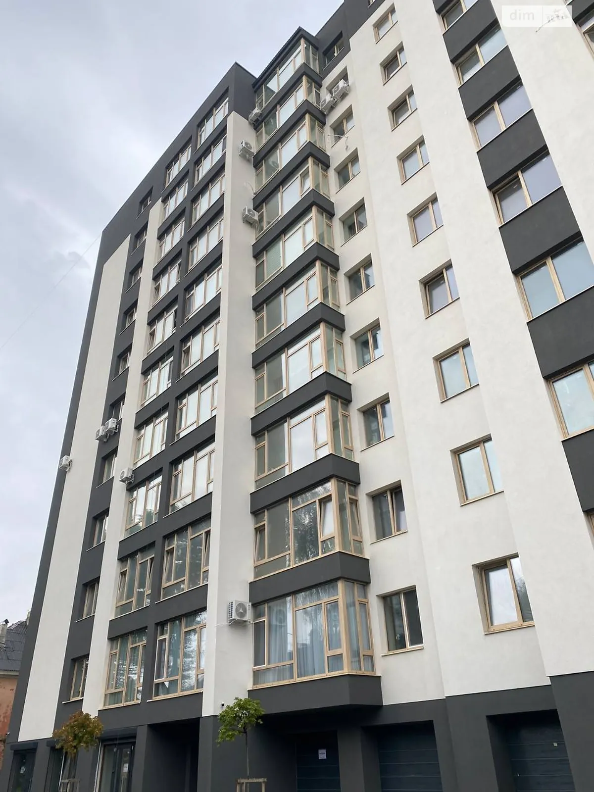 Продается 1-комнатная квартира 40 кв. м в Ивано-Франковске, ул. Волошина Августина, 2 - фото 1