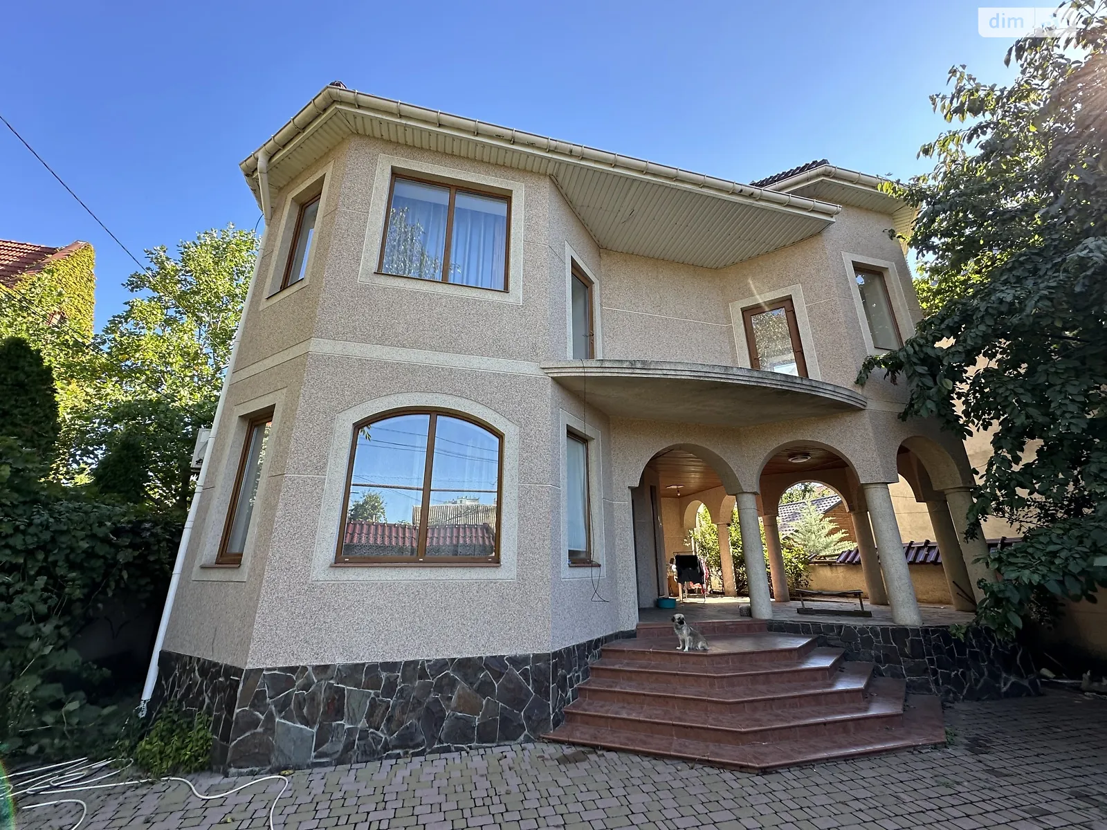 Продается дом на 2 этажа 320 кв. м с садом, цена: 300000 $ - фото 1