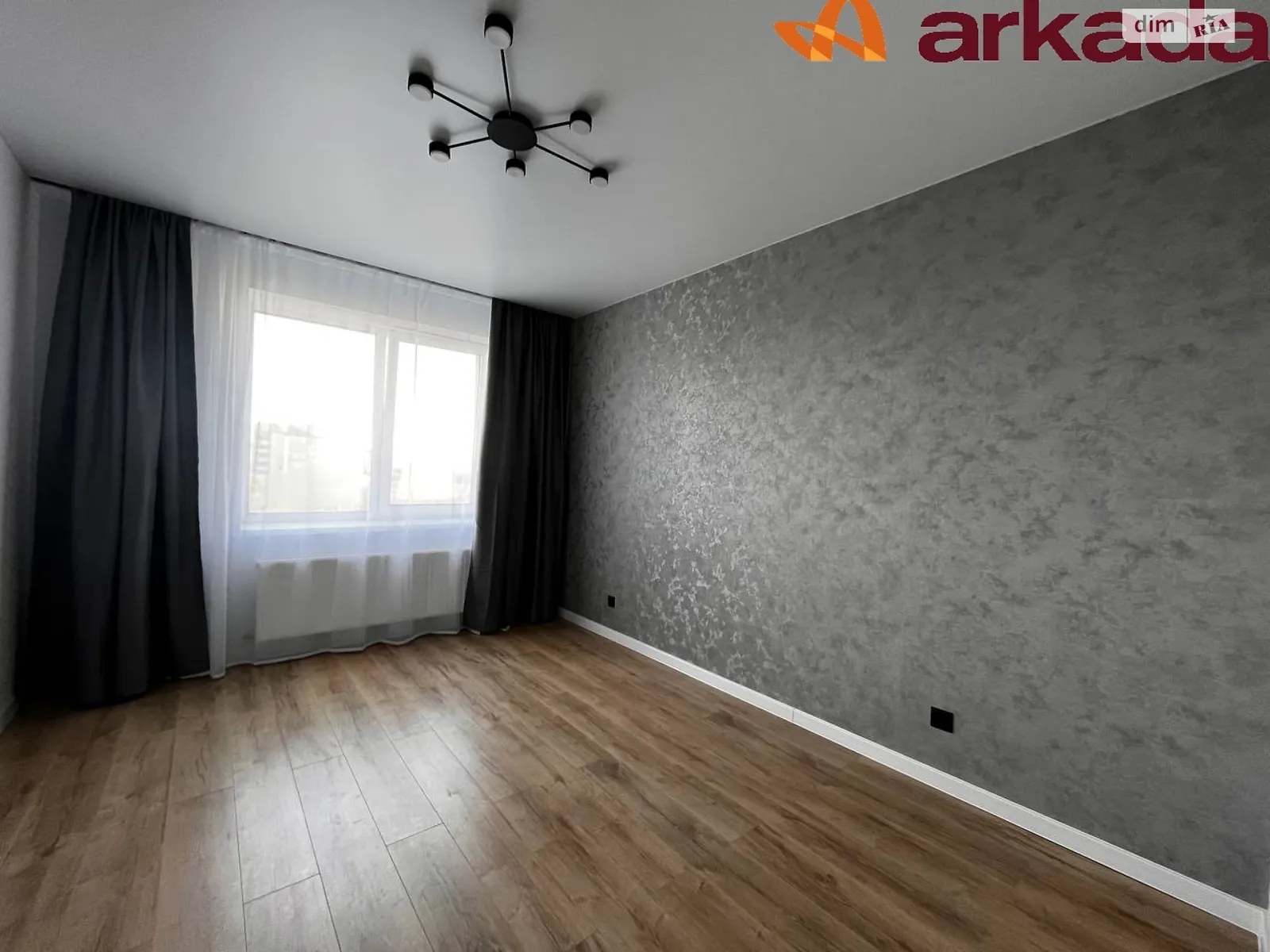 Продается 1-комнатная квартира 42 кв. м в Ивано-Франковске, ул. Волошина Августина, 2А - фото 1