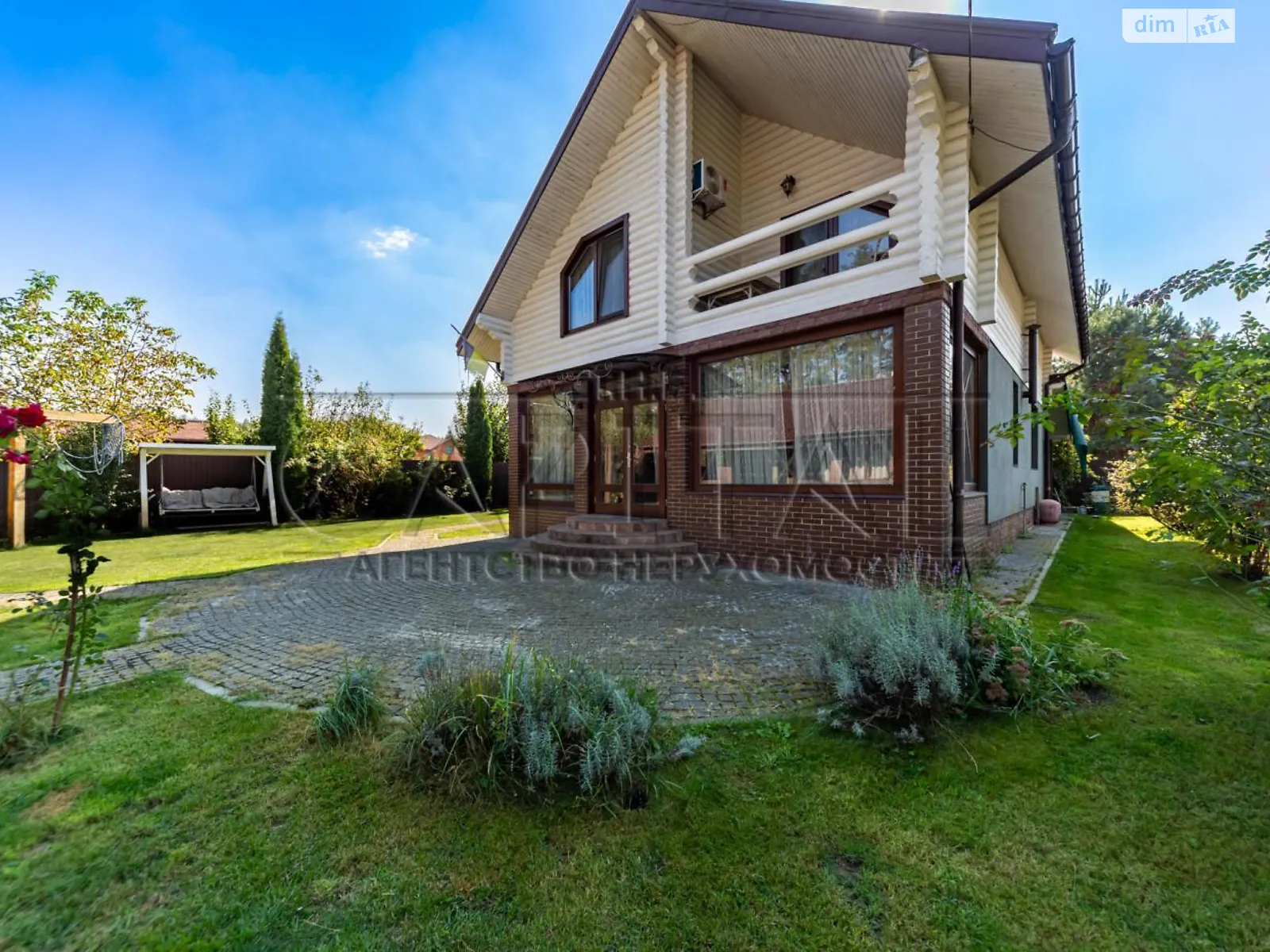 Сдается в аренду дом на 2 этажа 165 кв. м с верандой, цена: 1500 $ - фото 1