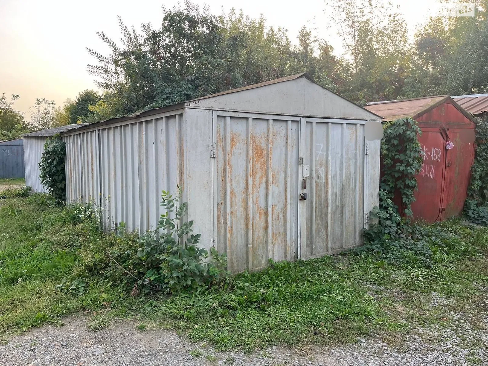 Продается отдельно стоящий гараж под легковое авто на 24 кв. м, цена: 1000 $ - фото 1